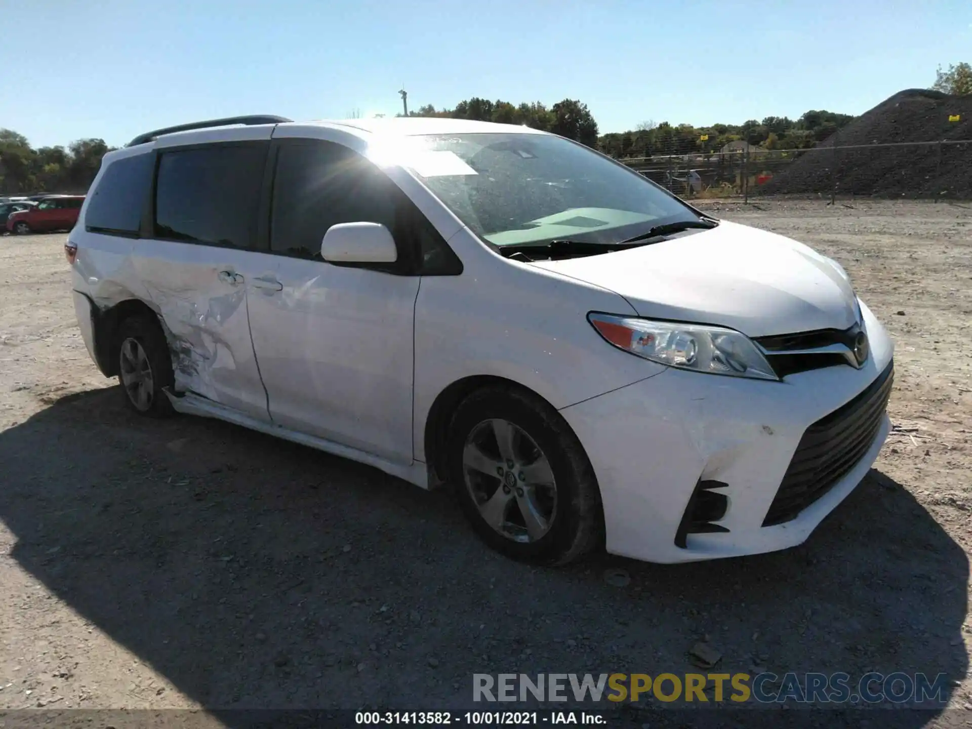 1 Photograph of a damaged car 5TDKZ3DC9KS017822 TOYOTA SIENNA 2019