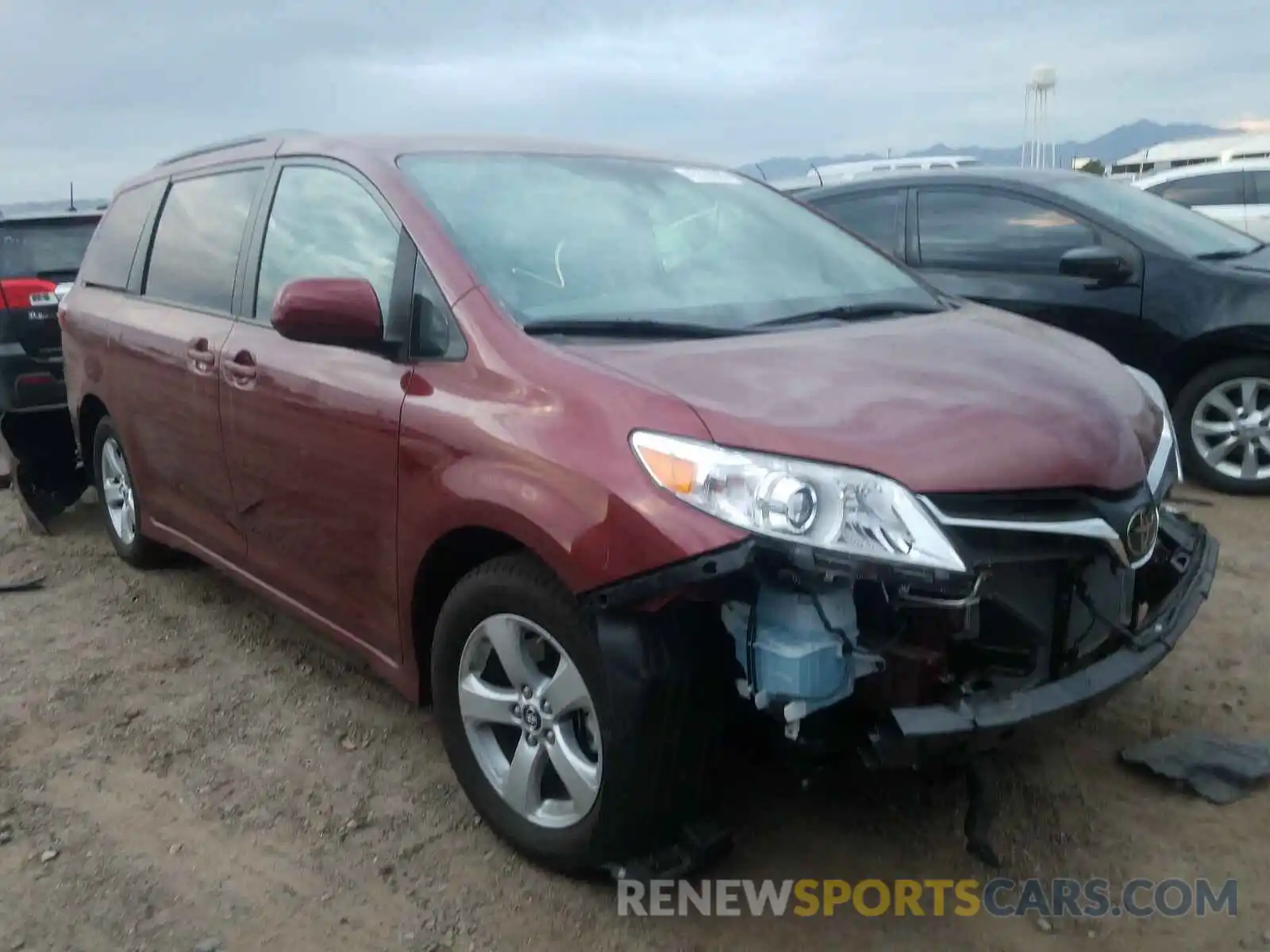 1 Photograph of a damaged car 5TDKZ3DC9KS019151 TOYOTA SIENNA 2019