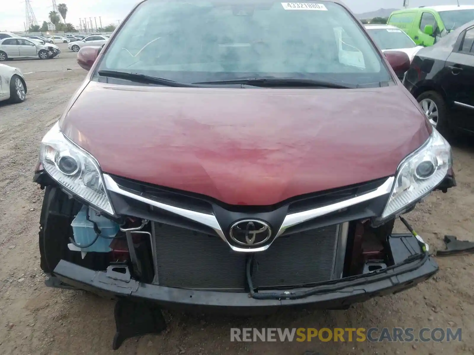 9 Photograph of a damaged car 5TDKZ3DC9KS019151 TOYOTA SIENNA 2019