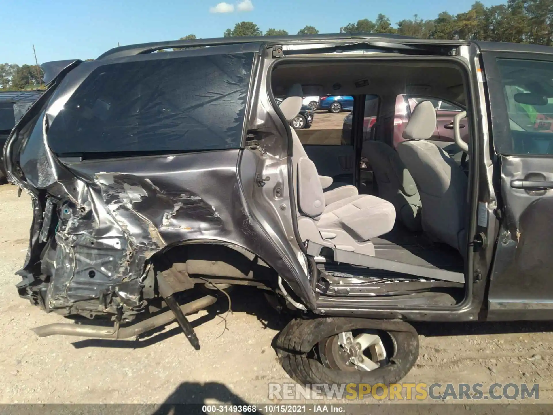 6 Photograph of a damaged car 5TDKZ3DC9KS020154 TOYOTA SIENNA 2019