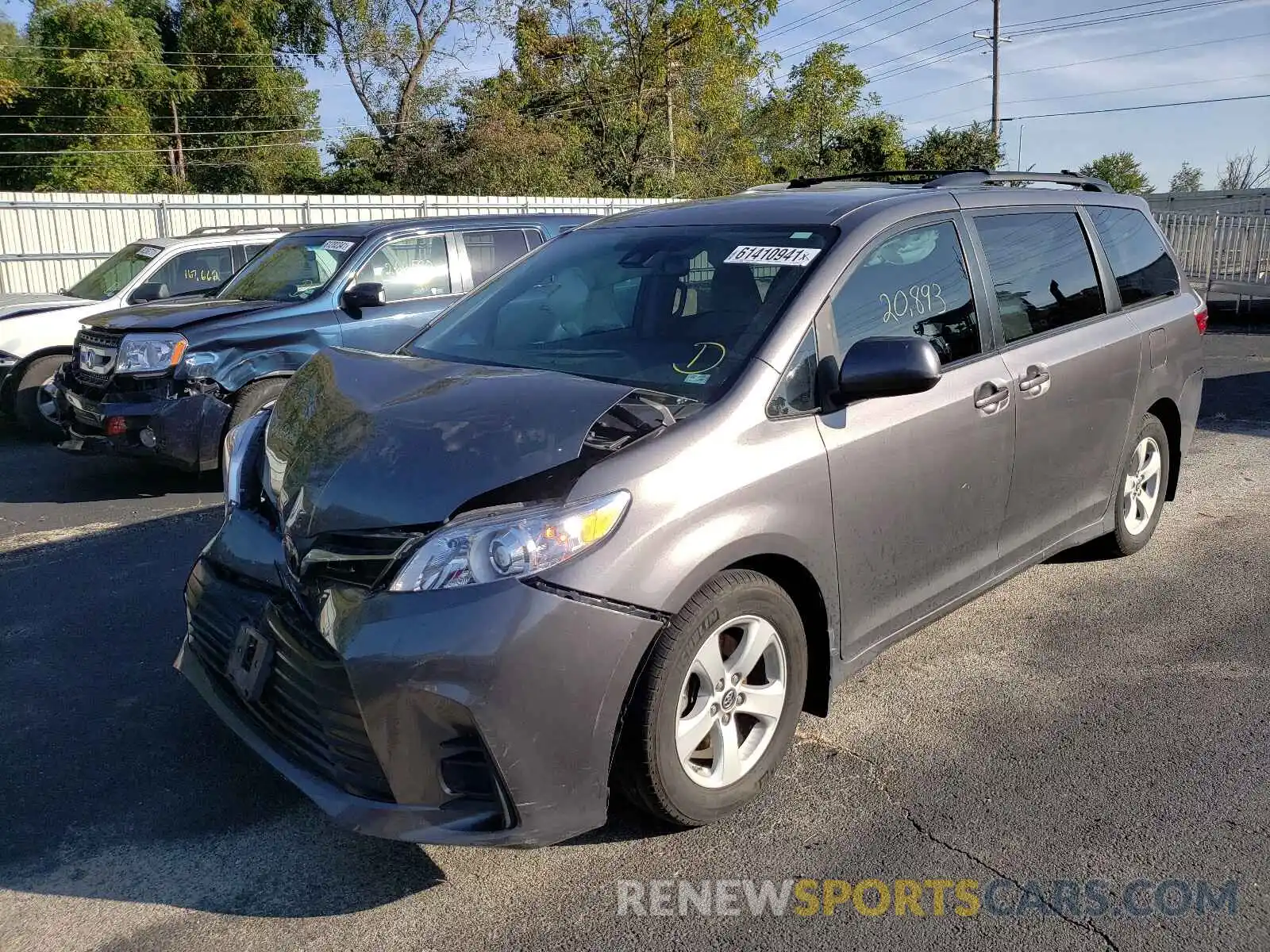 2 Photograph of a damaged car 5TDKZ3DC9KS967100 TOYOTA SIENNA 2019