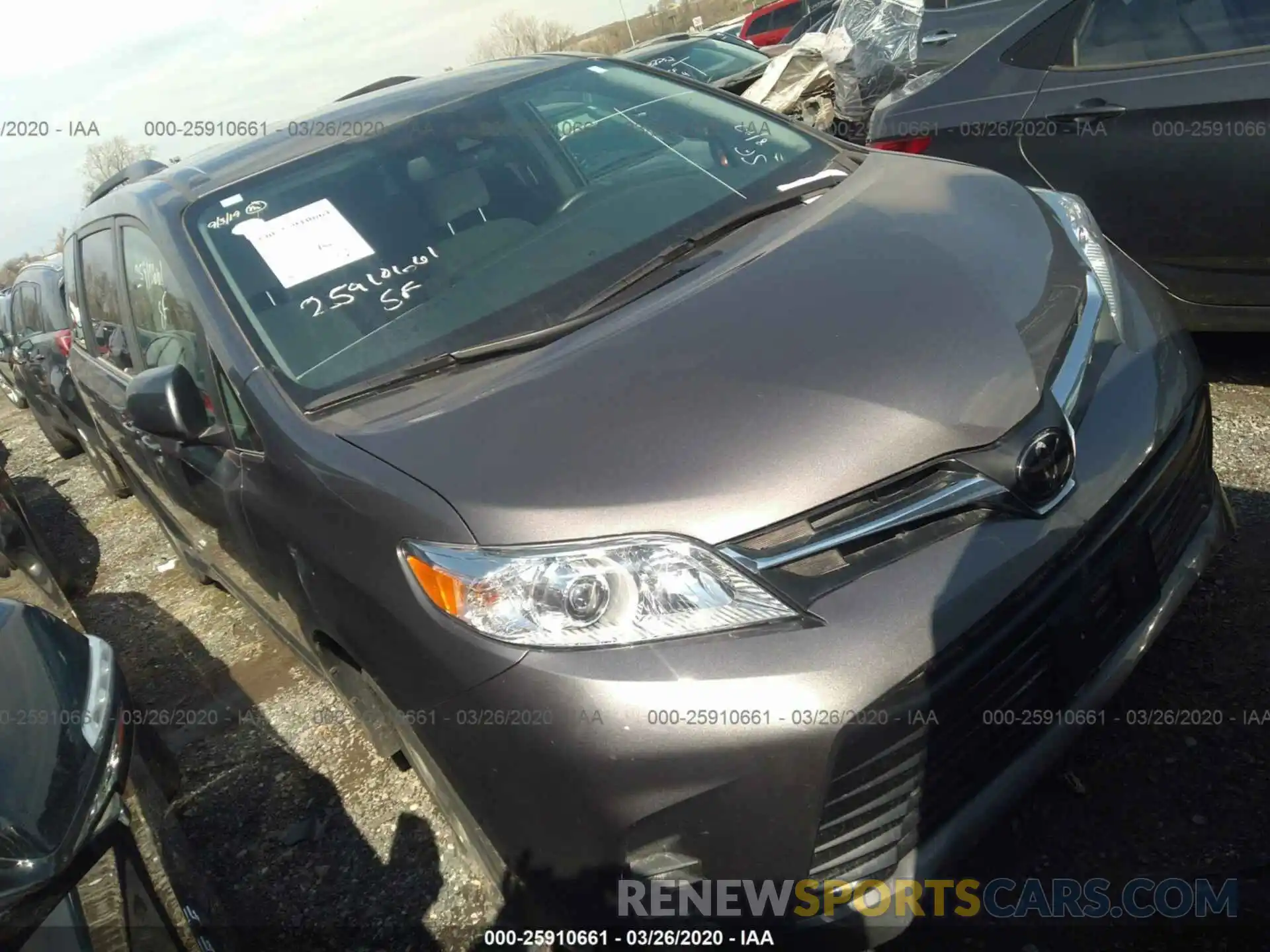 1 Photograph of a damaged car 5TDKZ3DC9KS969543 TOYOTA SIENNA 2019