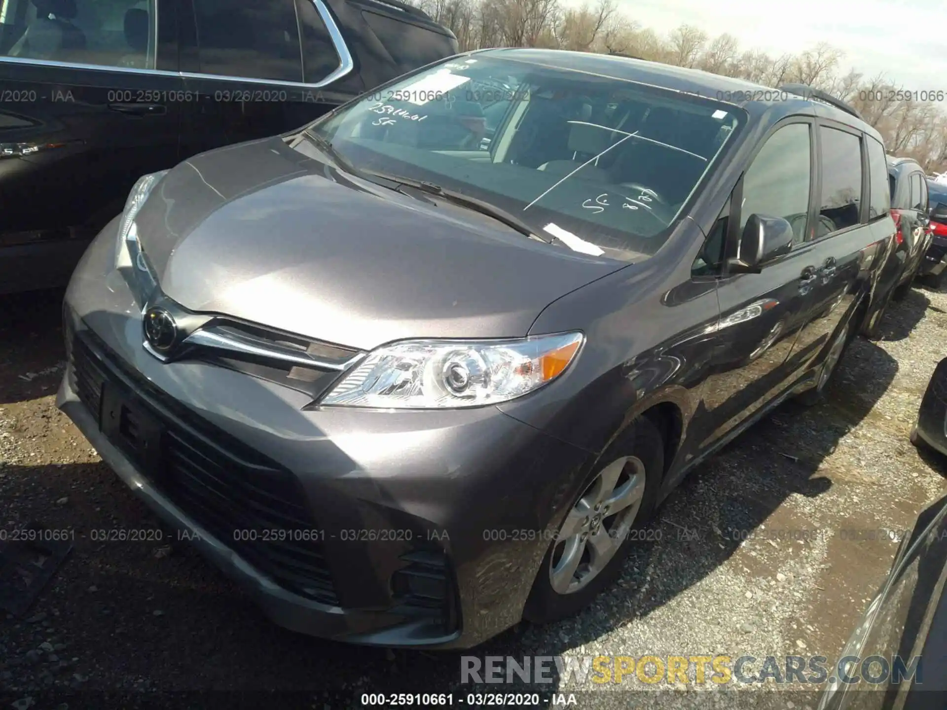 2 Photograph of a damaged car 5TDKZ3DC9KS969543 TOYOTA SIENNA 2019