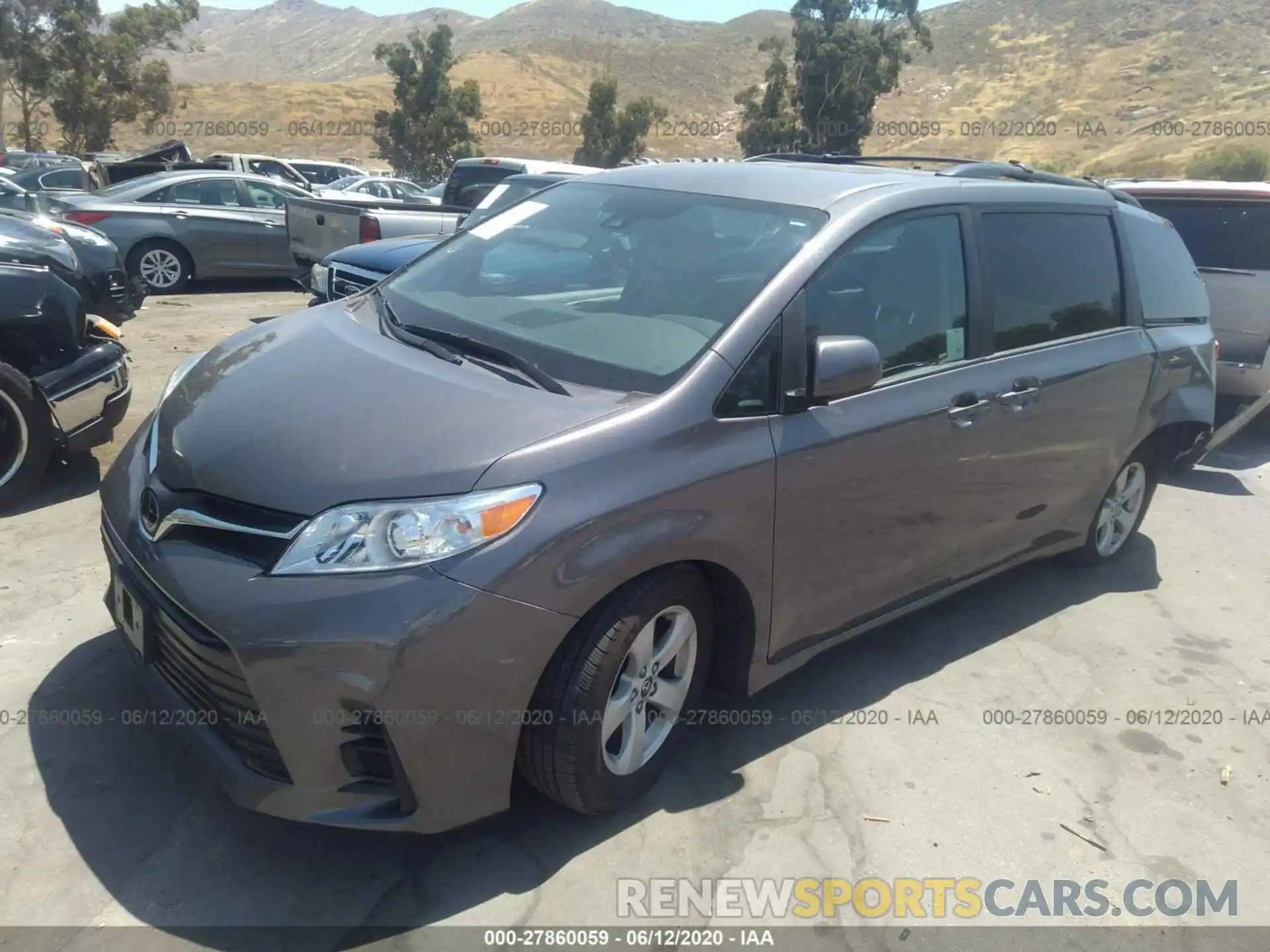 2 Photograph of a damaged car 5TDKZ3DC9KS972555 TOYOTA SIENNA 2019