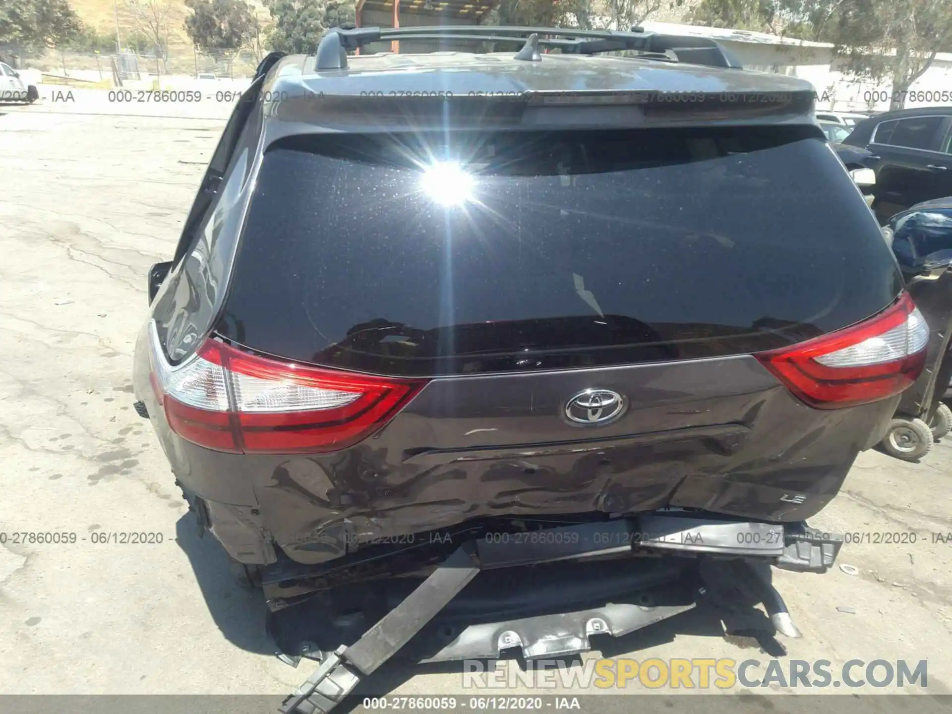 6 Photograph of a damaged car 5TDKZ3DC9KS972555 TOYOTA SIENNA 2019