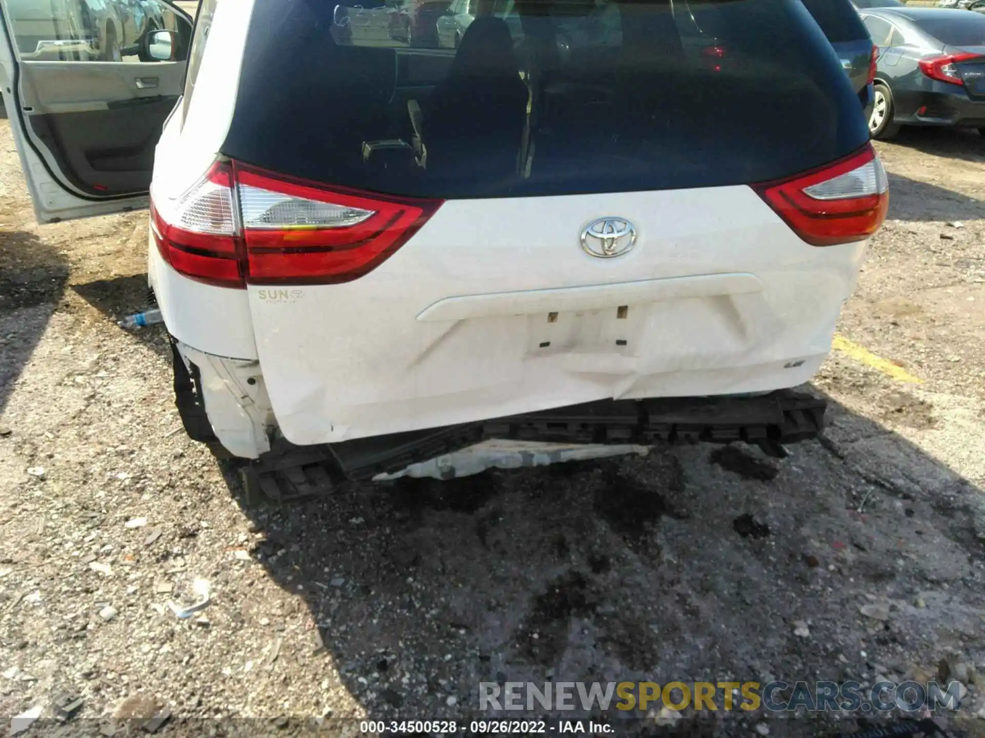 6 Photograph of a damaged car 5TDKZ3DC9KS974323 TOYOTA SIENNA 2019