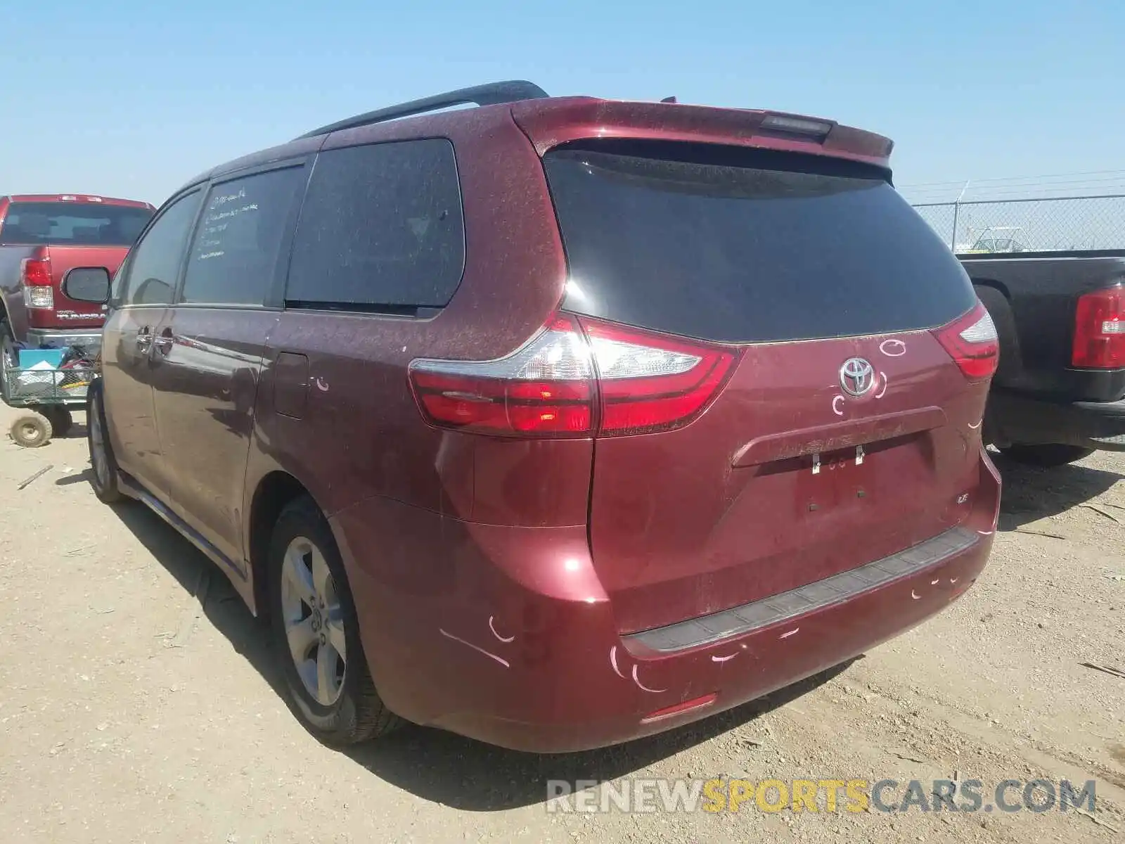 3 Фотография поврежденного автомобиля 5TDKZ3DC9KS976184 TOYOTA SIENNA 2019