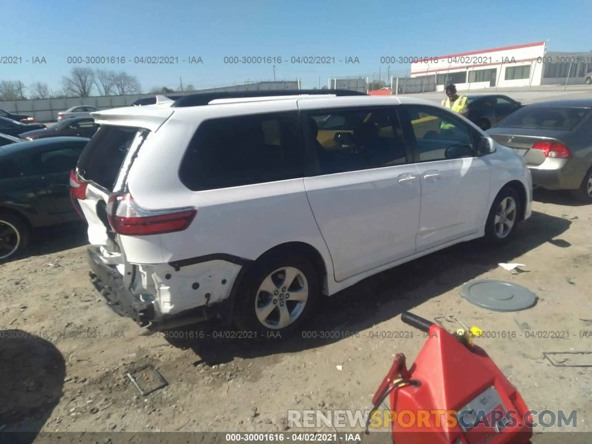 4 Фотография поврежденного автомобиля 5TDKZ3DC9KS991672 TOYOTA SIENNA 2019