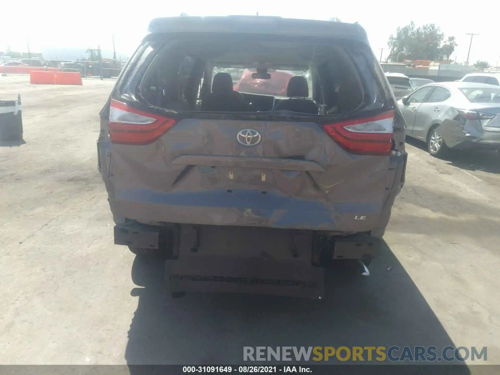 6 Photograph of a damaged car 5TDKZ3DC9KS992028 TOYOTA SIENNA 2019