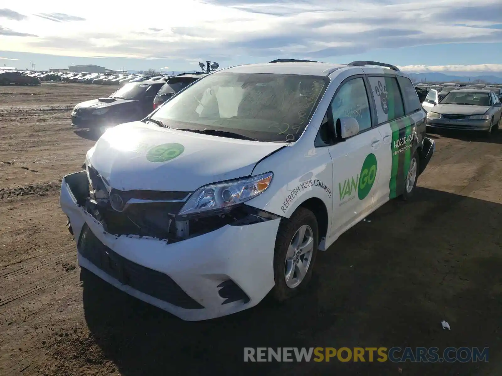 2 Photograph of a damaged car 5TDKZ3DC9KS993101 TOYOTA SIENNA 2019