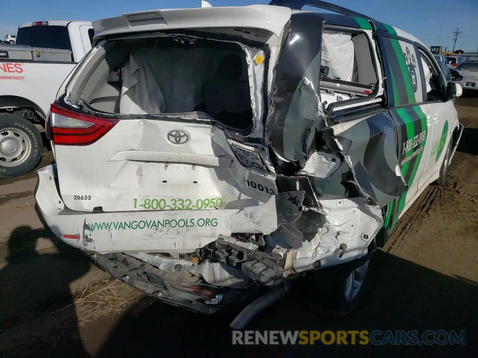 9 Photograph of a damaged car 5TDKZ3DC9KS993101 TOYOTA SIENNA 2019