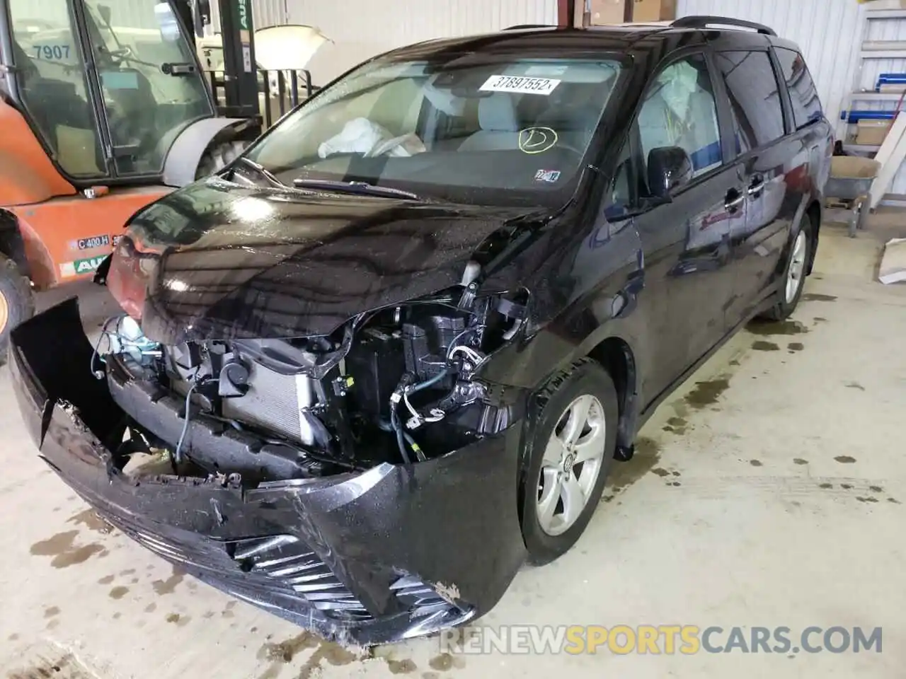 2 Photograph of a damaged car 5TDKZ3DC9KS993163 TOYOTA SIENNA 2019