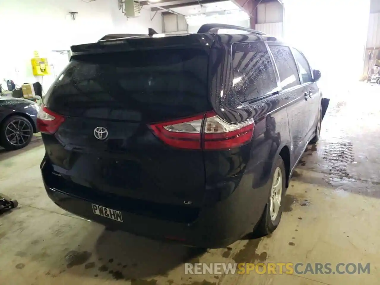 4 Photograph of a damaged car 5TDKZ3DC9KS993163 TOYOTA SIENNA 2019