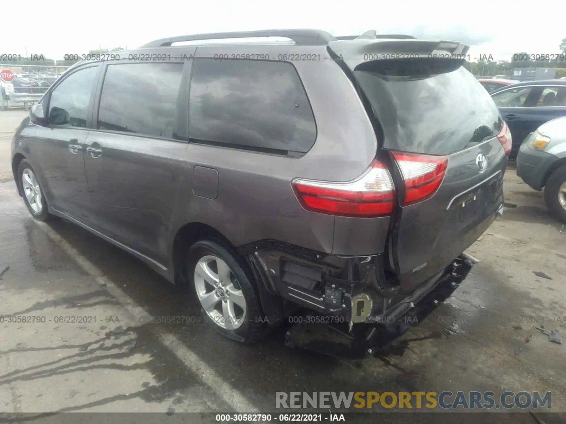 3 Photograph of a damaged car 5TDKZ3DC9KS994992 TOYOTA SIENNA 2019