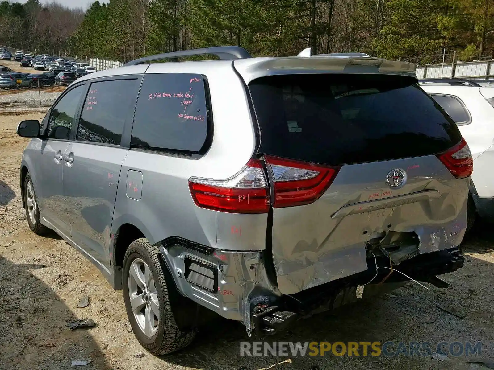 3 Photograph of a damaged car 5TDKZ3DC9KS995480 TOYOTA SIENNA 2019