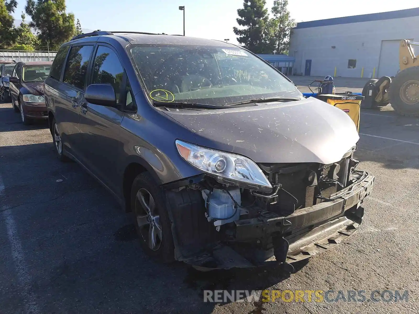 1 Photograph of a damaged car 5TDKZ3DC9KS998931 TOYOTA SIENNA 2019