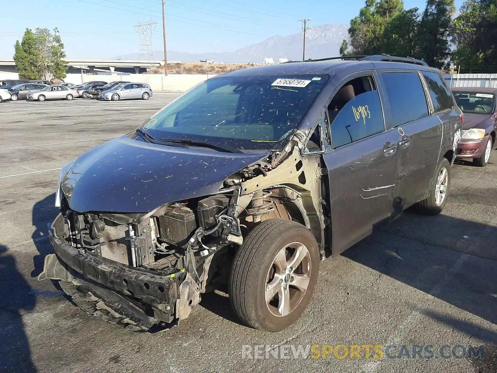 2 Photograph of a damaged car 5TDKZ3DC9KS998931 TOYOTA SIENNA 2019