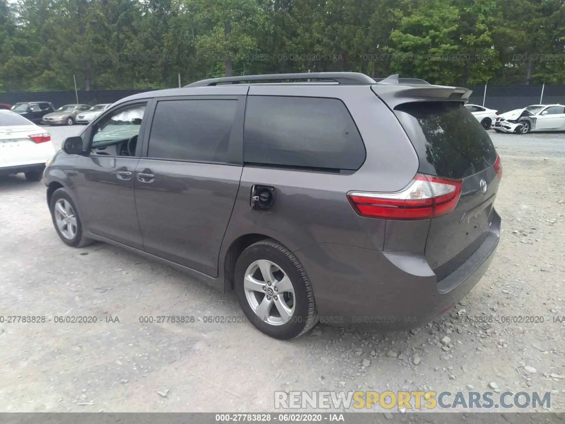 3 Фотография поврежденного автомобиля 5TDKZ3DCXKS001077 TOYOTA SIENNA 2019