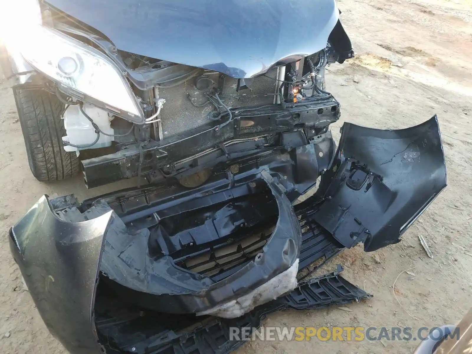 9 Photograph of a damaged car 5TDKZ3DCXKS005114 TOYOTA SIENNA 2019