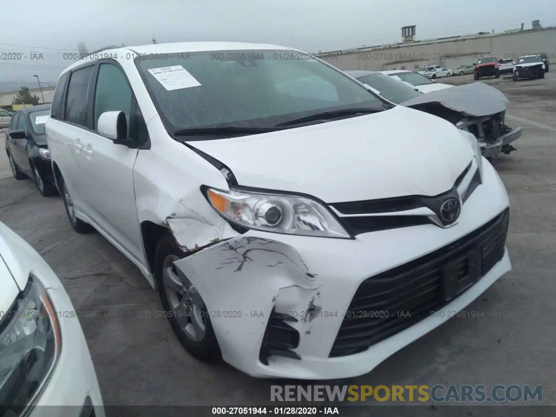 1 Photograph of a damaged car 5TDKZ3DCXKS005629 TOYOTA SIENNA 2019