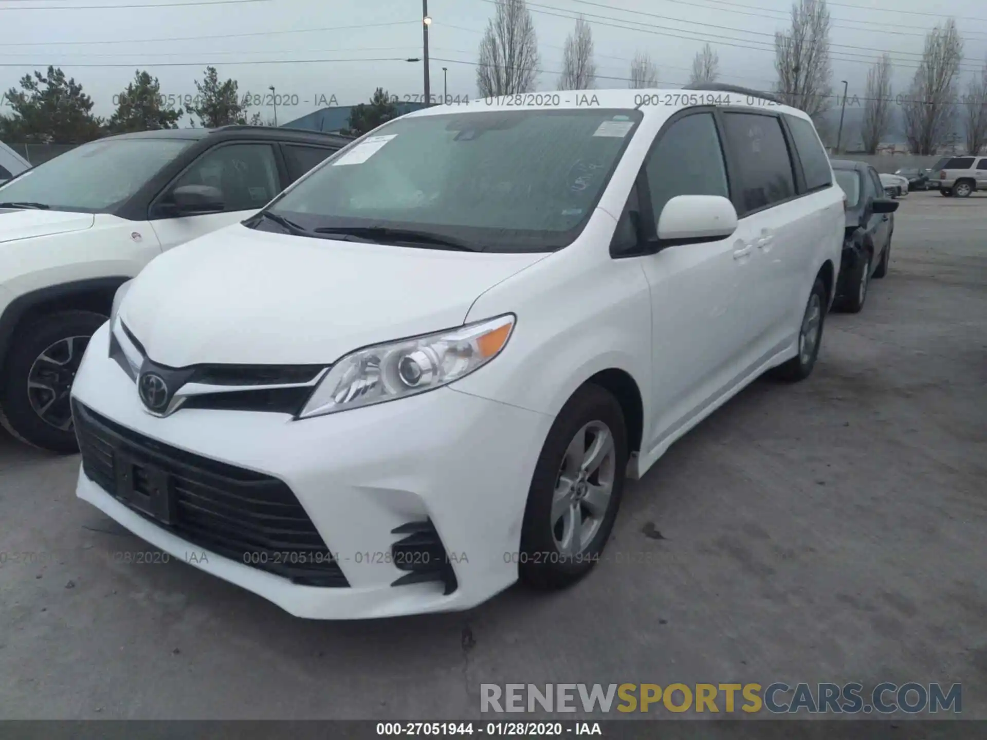 2 Фотография поврежденного автомобиля 5TDKZ3DCXKS005629 TOYOTA SIENNA 2019