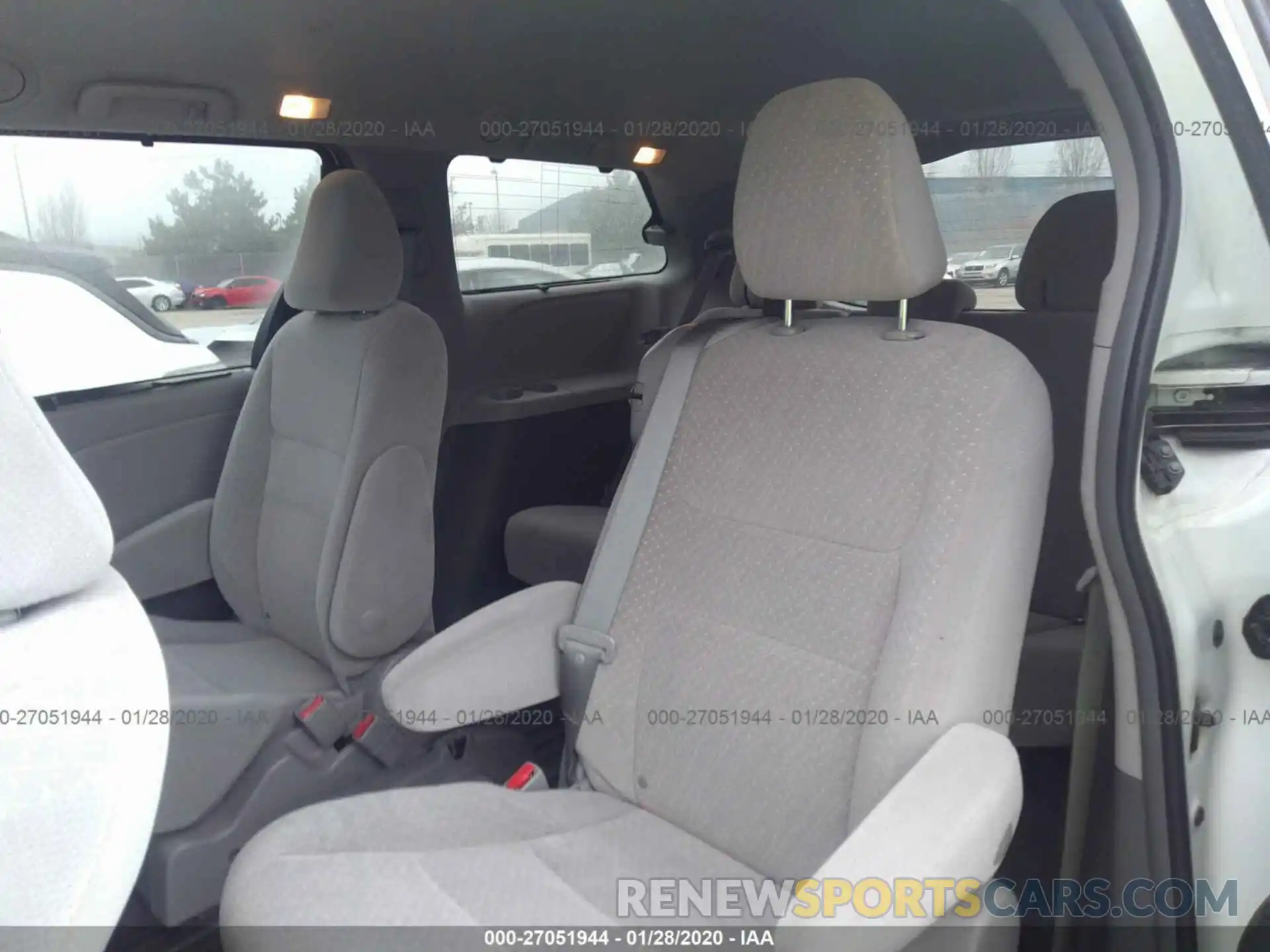 8 Фотография поврежденного автомобиля 5TDKZ3DCXKS005629 TOYOTA SIENNA 2019