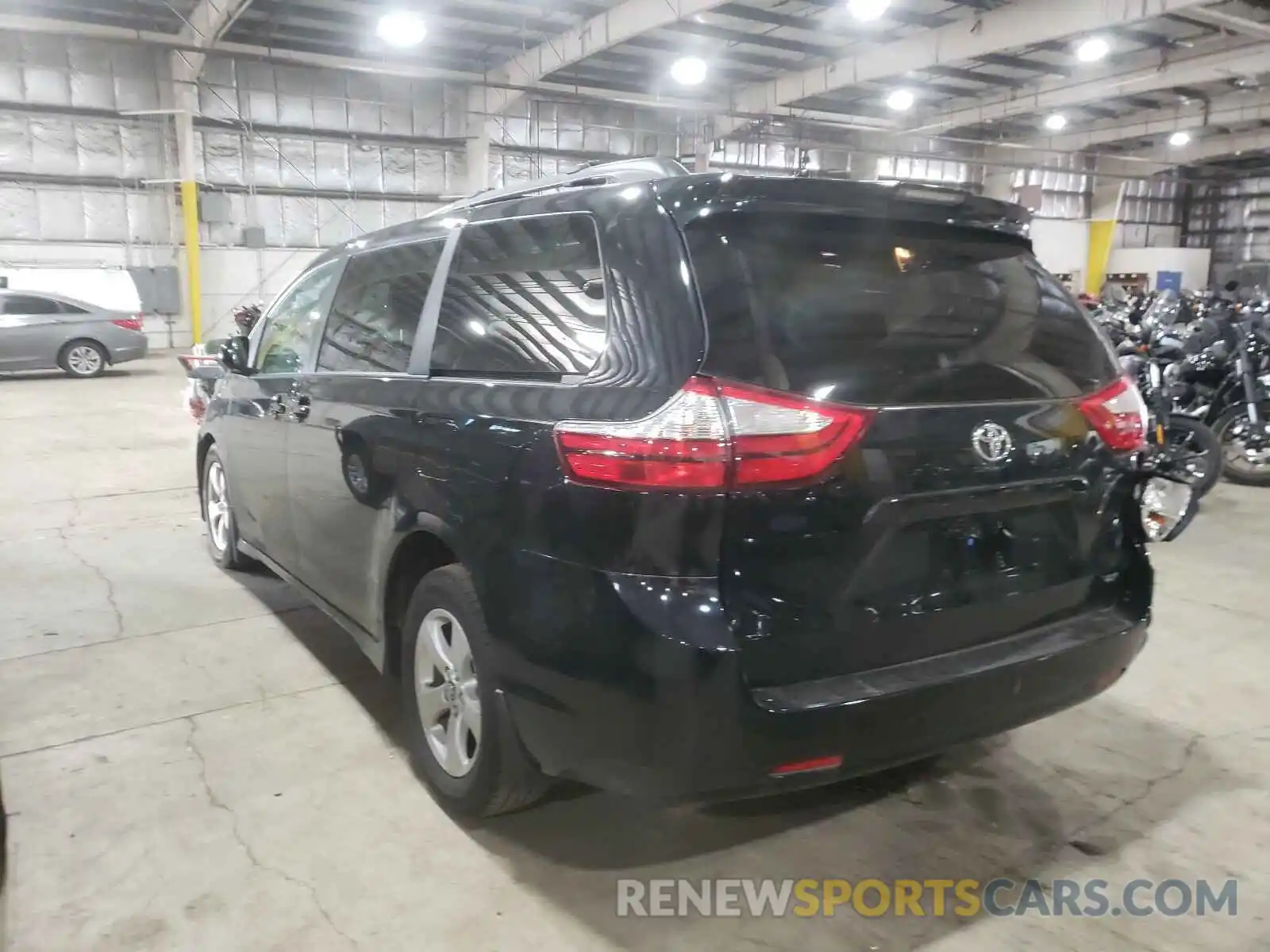 3 Photograph of a damaged car 5TDKZ3DCXKS011317 TOYOTA SIENNA 2019