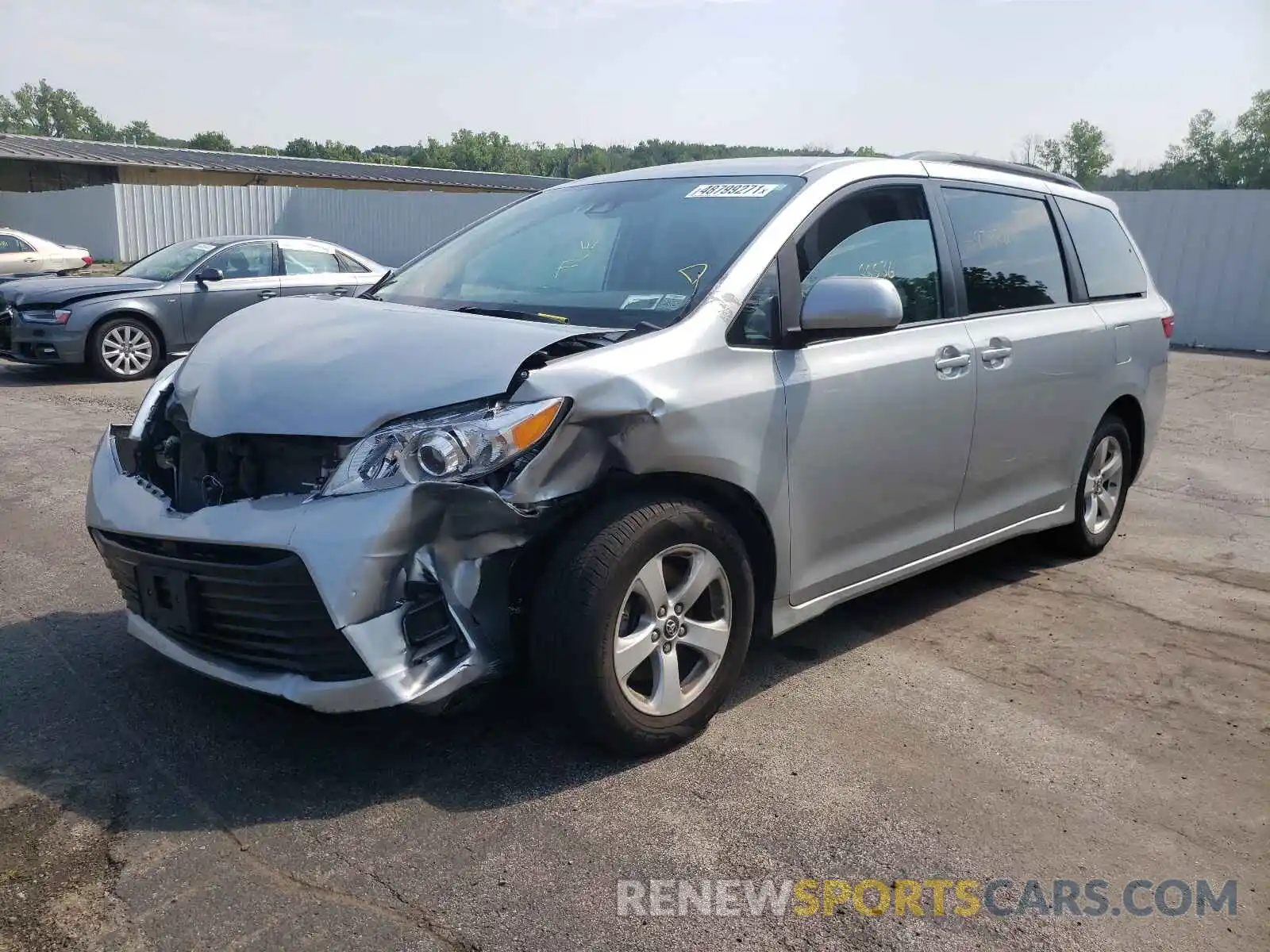 2 Фотография поврежденного автомобиля 5TDKZ3DCXKS011818 TOYOTA SIENNA 2019