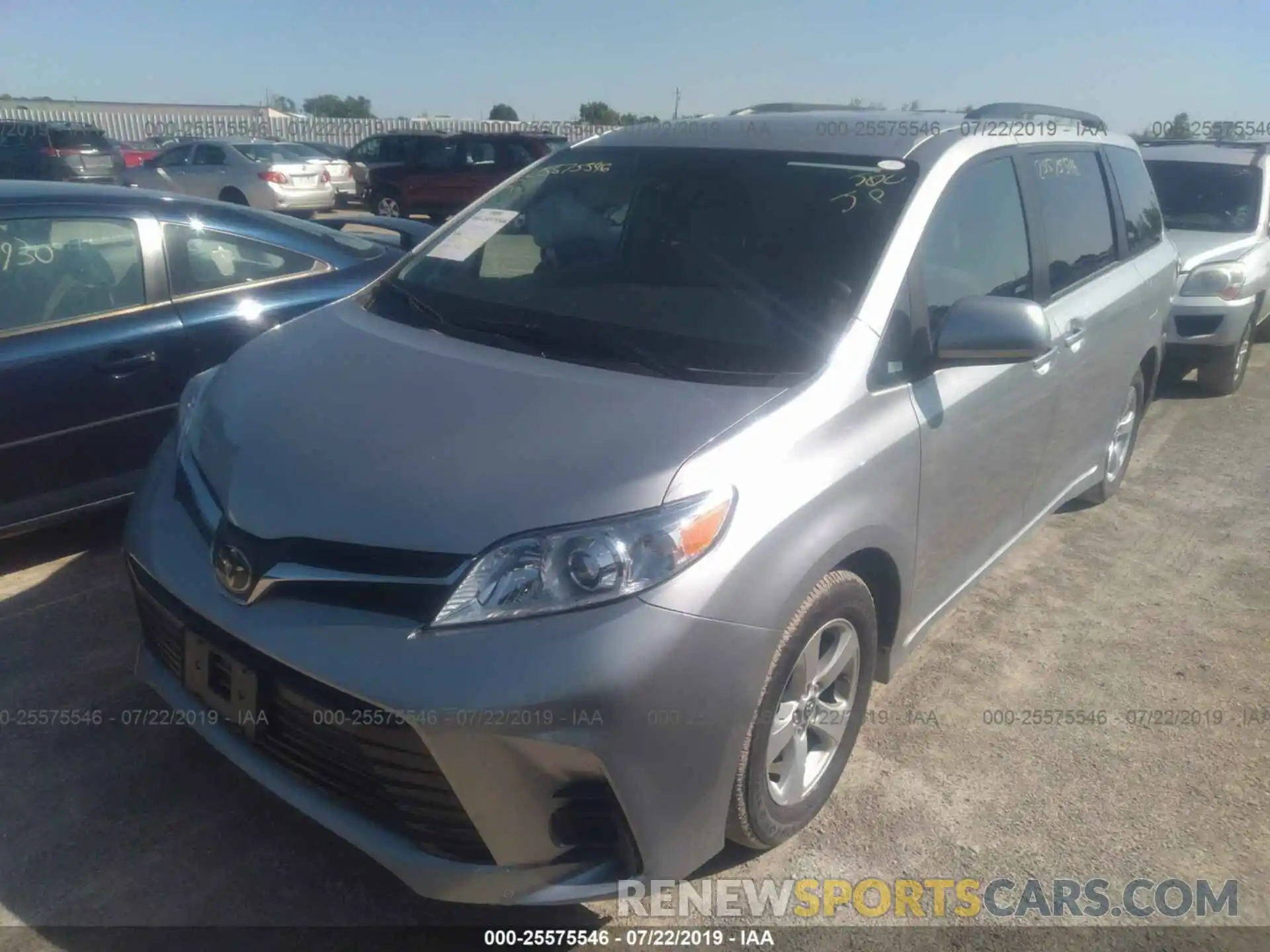 2 Photograph of a damaged car 5TDKZ3DCXKS012046 TOYOTA SIENNA 2019