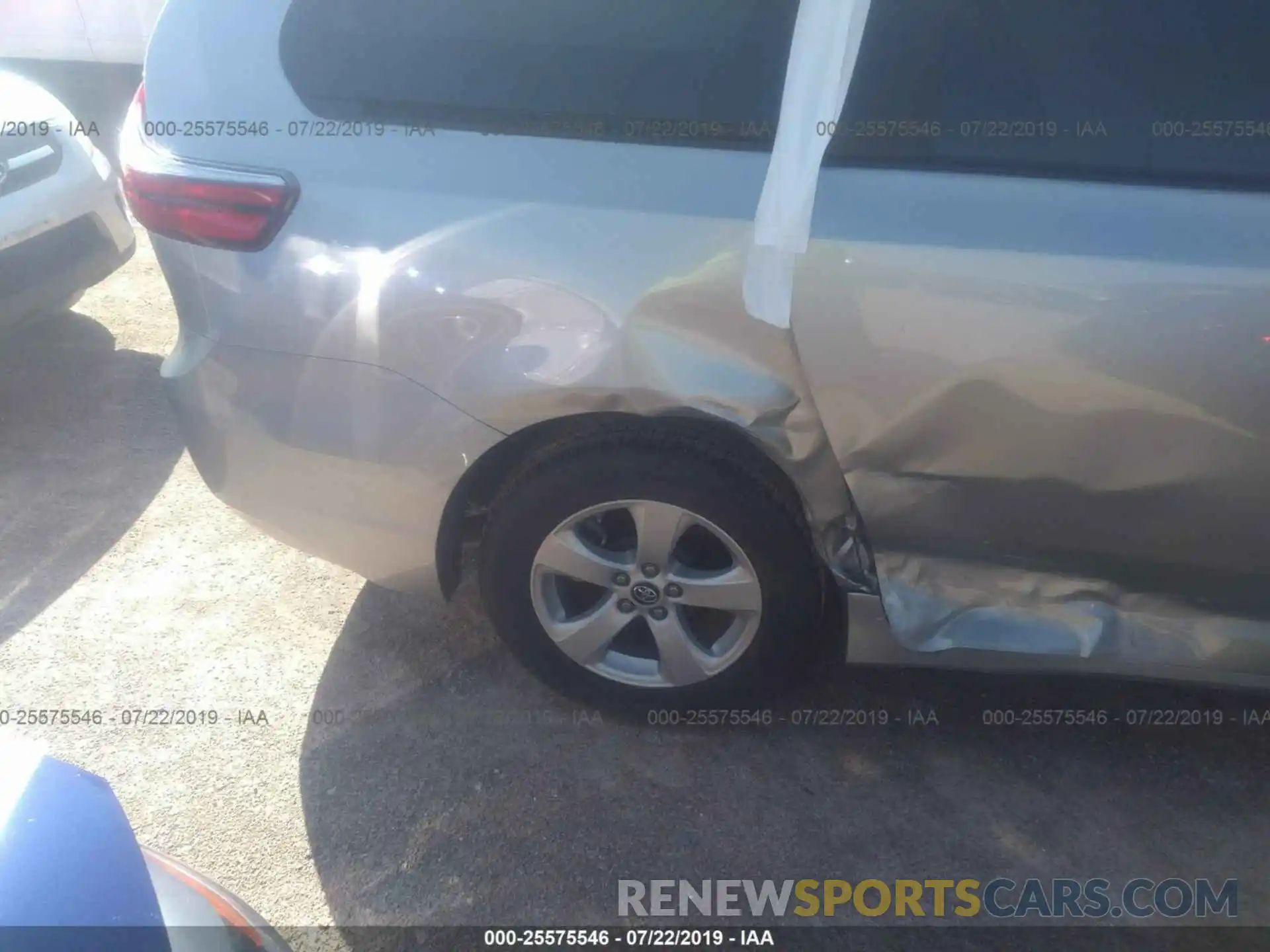 6 Photograph of a damaged car 5TDKZ3DCXKS012046 TOYOTA SIENNA 2019