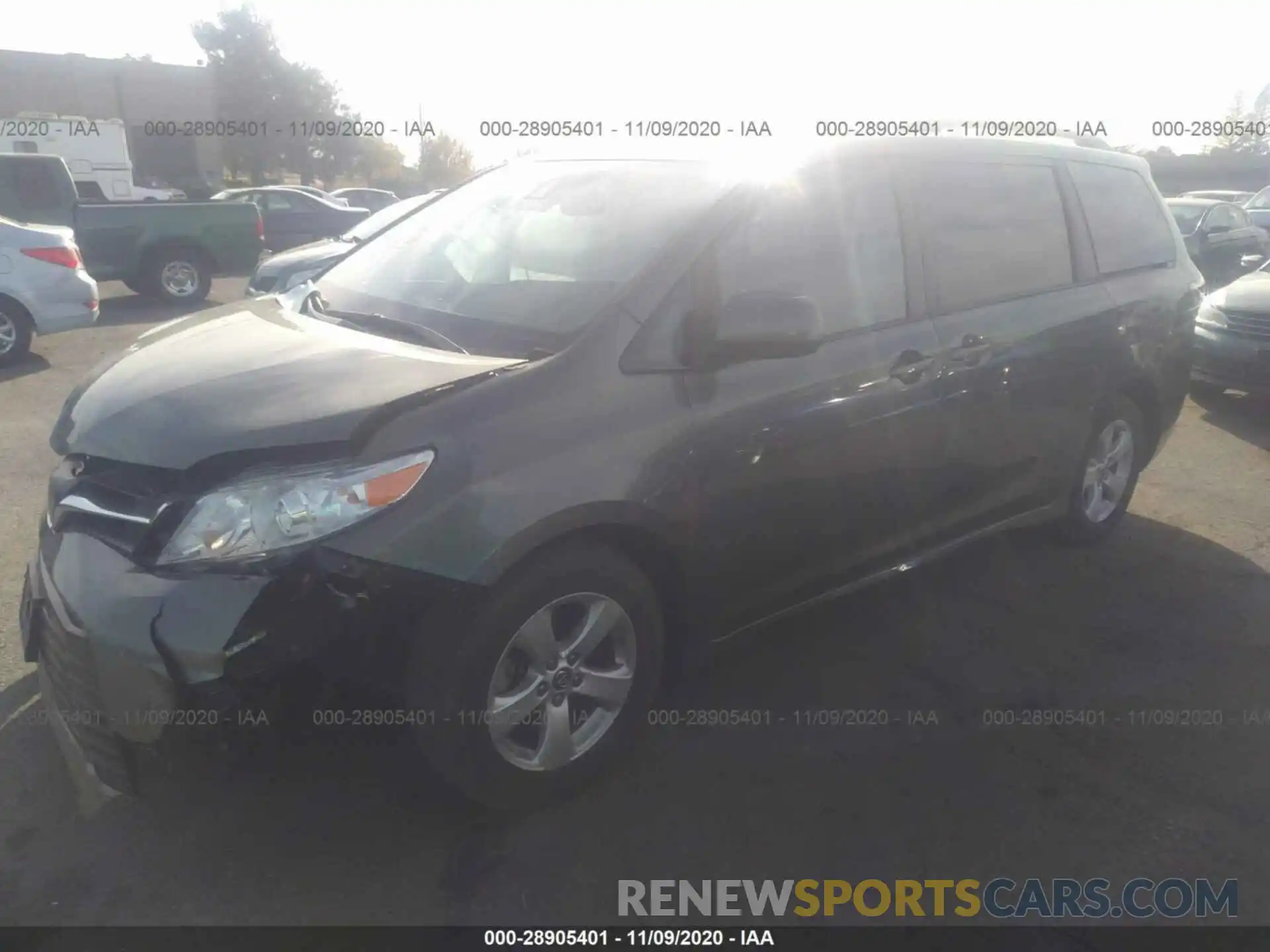 2 Фотография поврежденного автомобиля 5TDKZ3DCXKS013195 TOYOTA SIENNA 2019