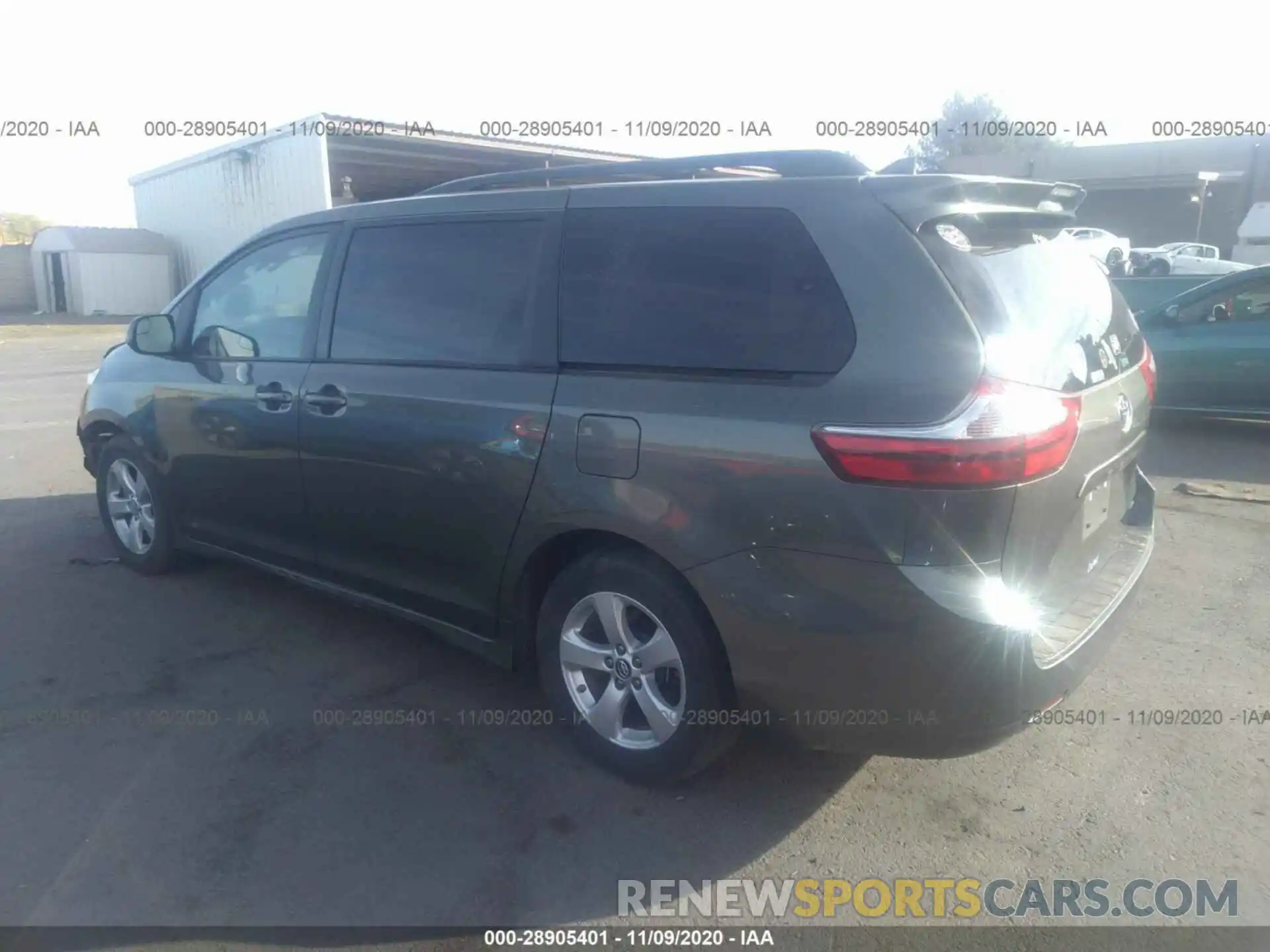 3 Фотография поврежденного автомобиля 5TDKZ3DCXKS013195 TOYOTA SIENNA 2019