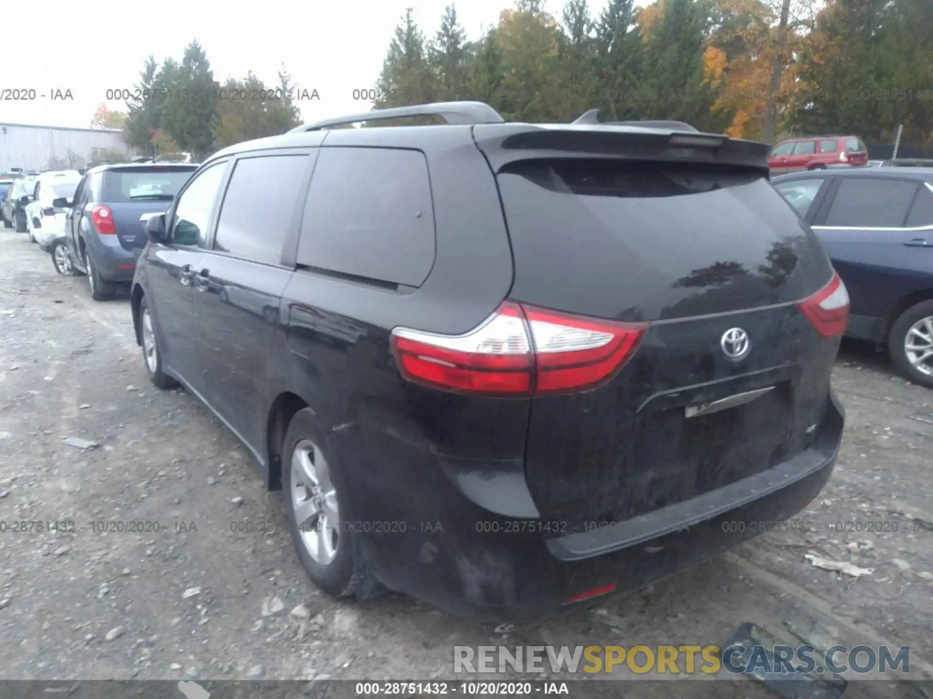 3 Фотография поврежденного автомобиля 5TDKZ3DCXKS015349 TOYOTA SIENNA 2019