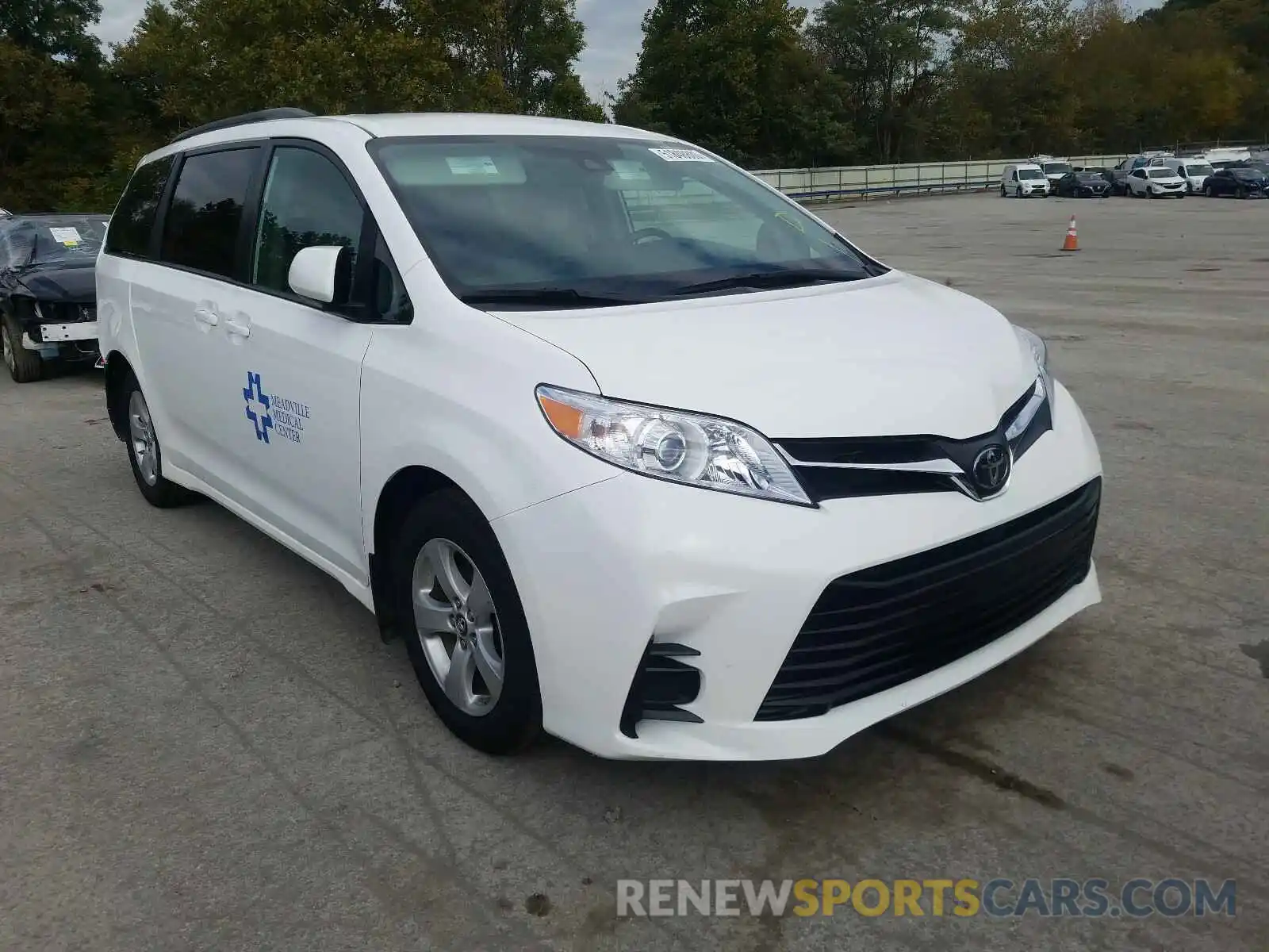 1 Photograph of a damaged car 5TDKZ3DCXKS017277 TOYOTA SIENNA 2019