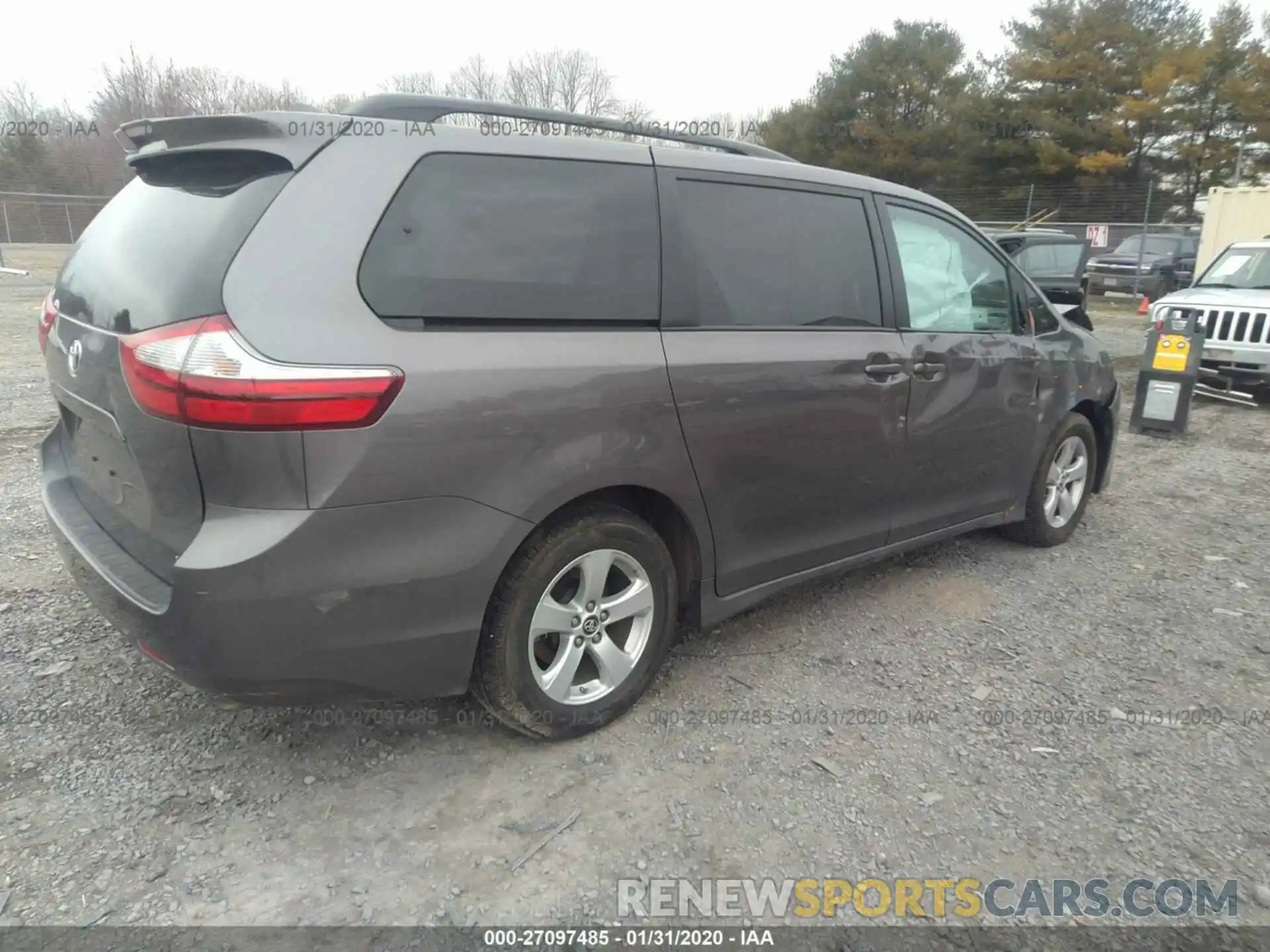 4 Фотография поврежденного автомобиля 5TDKZ3DCXKS017599 TOYOTA SIENNA 2019