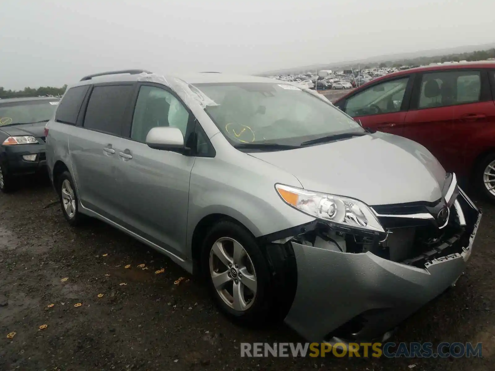 1 Photograph of a damaged car 5TDKZ3DCXKS017716 TOYOTA SIENNA 2019