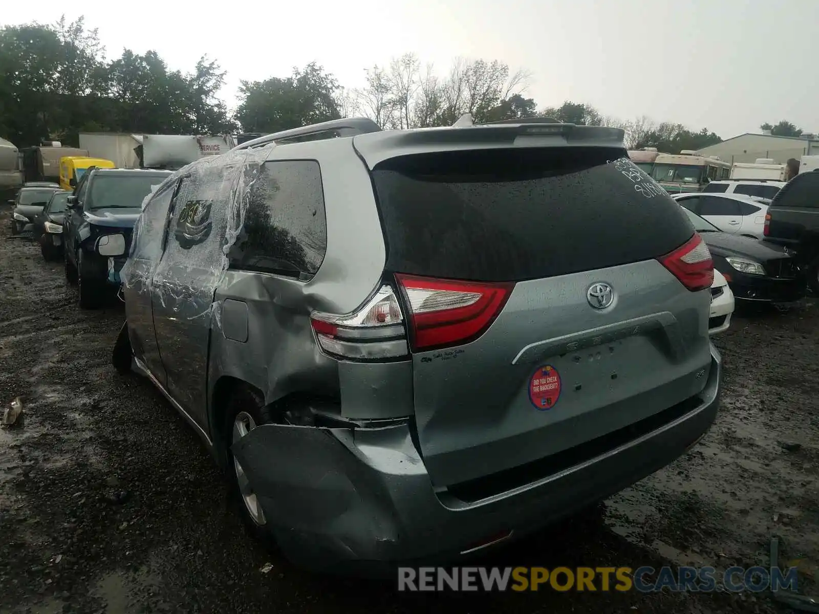 3 Photograph of a damaged car 5TDKZ3DCXKS017716 TOYOTA SIENNA 2019