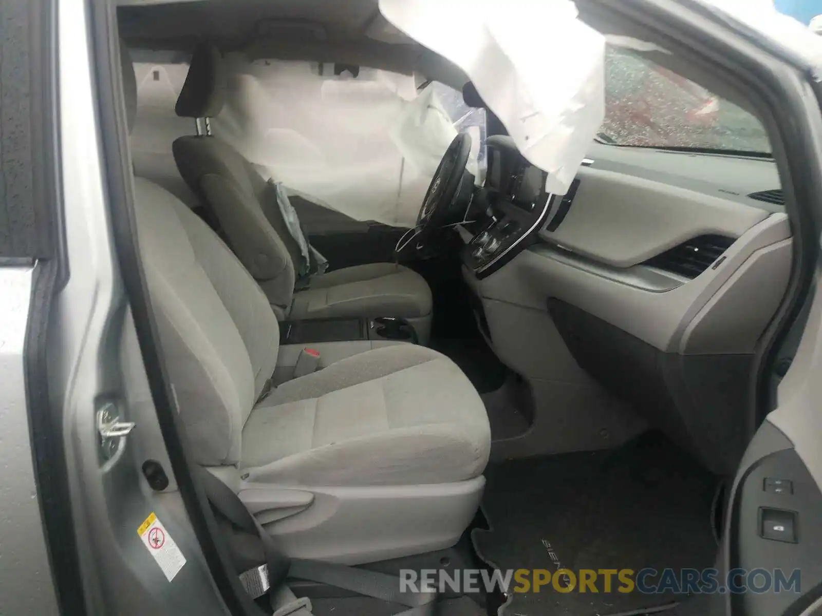 5 Photograph of a damaged car 5TDKZ3DCXKS017716 TOYOTA SIENNA 2019