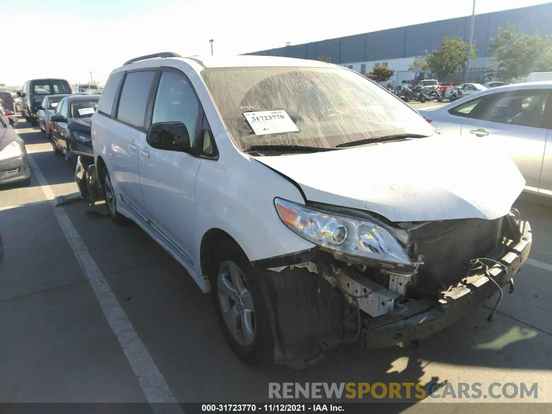 1 Photograph of a damaged car 5TDKZ3DCXKS019966 TOYOTA SIENNA 2019