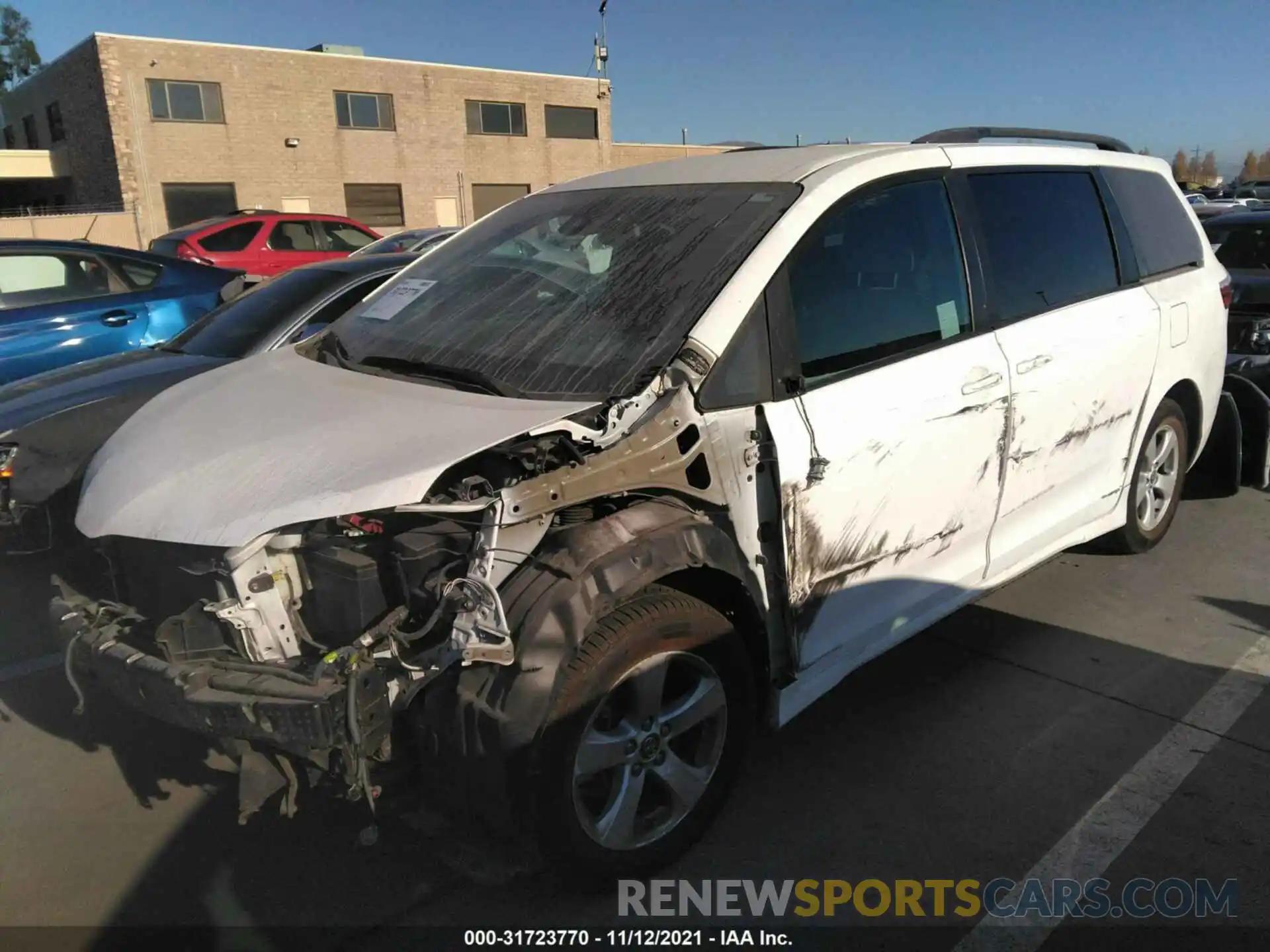 2 Photograph of a damaged car 5TDKZ3DCXKS019966 TOYOTA SIENNA 2019