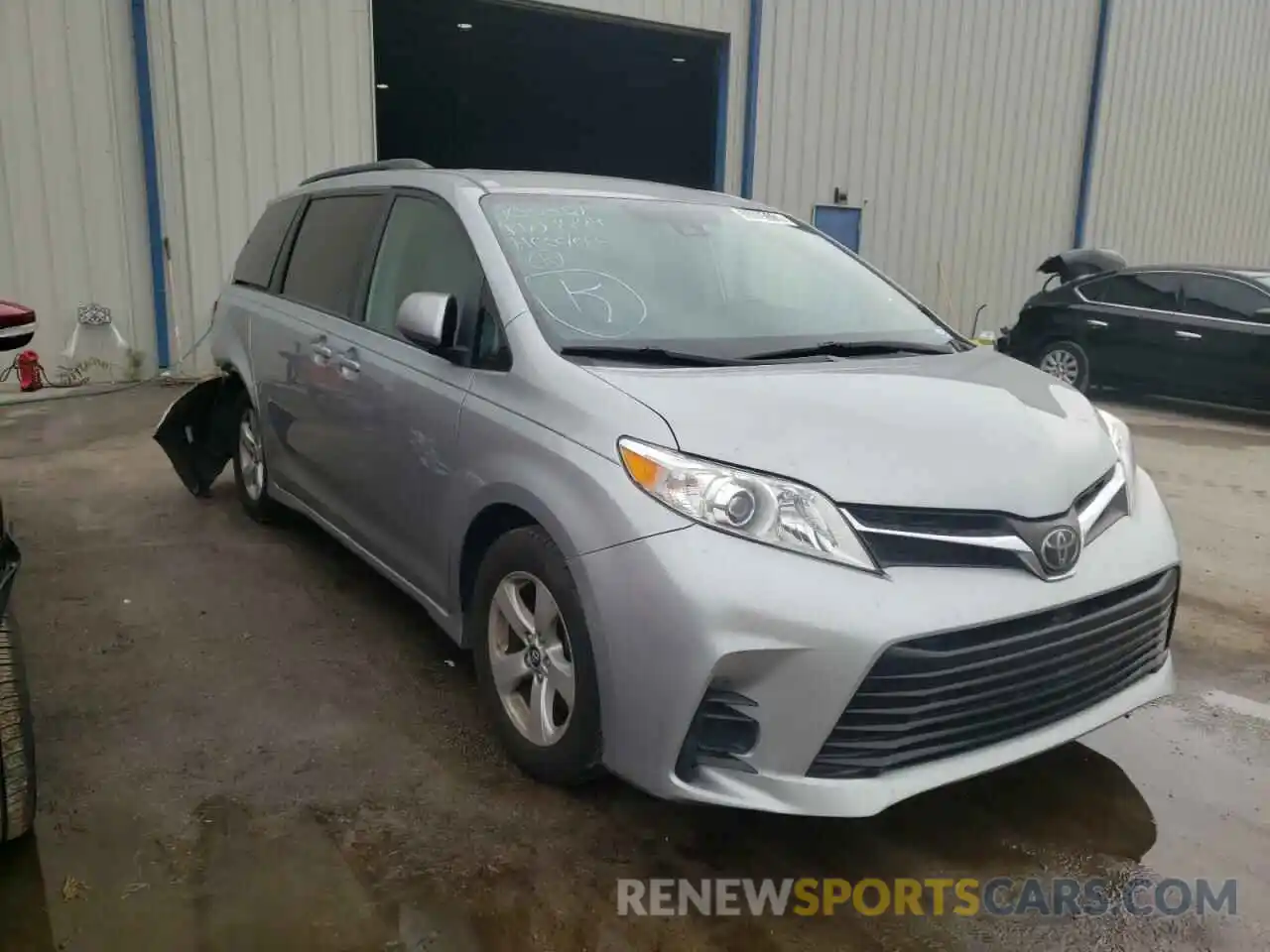 1 Photograph of a damaged car 5TDKZ3DCXKS975626 TOYOTA SIENNA 2019