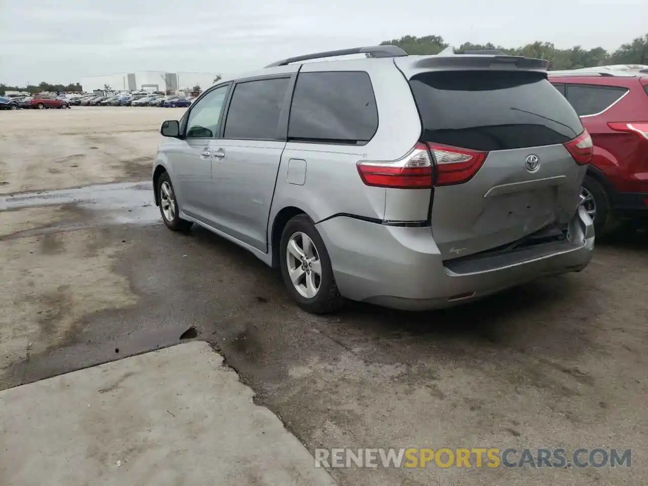 3 Photograph of a damaged car 5TDKZ3DCXKS975626 TOYOTA SIENNA 2019