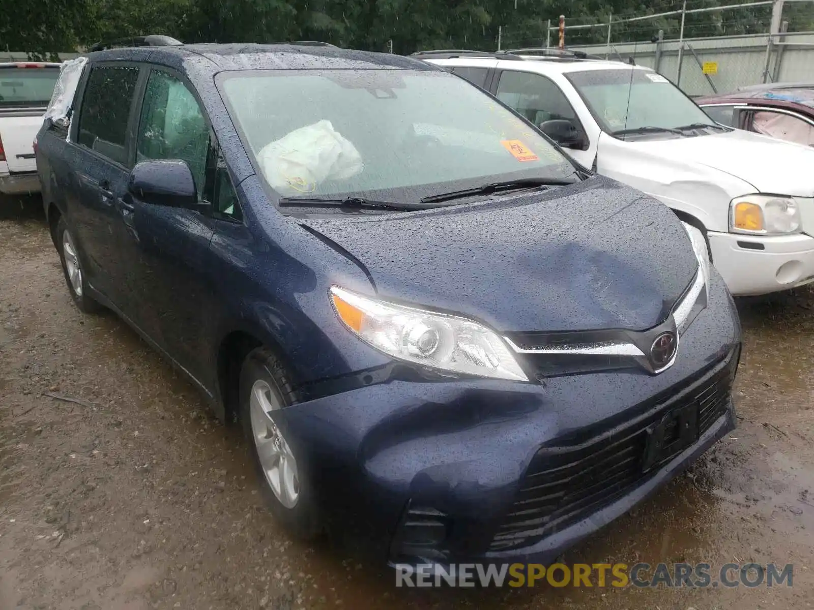 1 Photograph of a damaged car 5TDKZ3DCXKS979384 TOYOTA SIENNA 2019