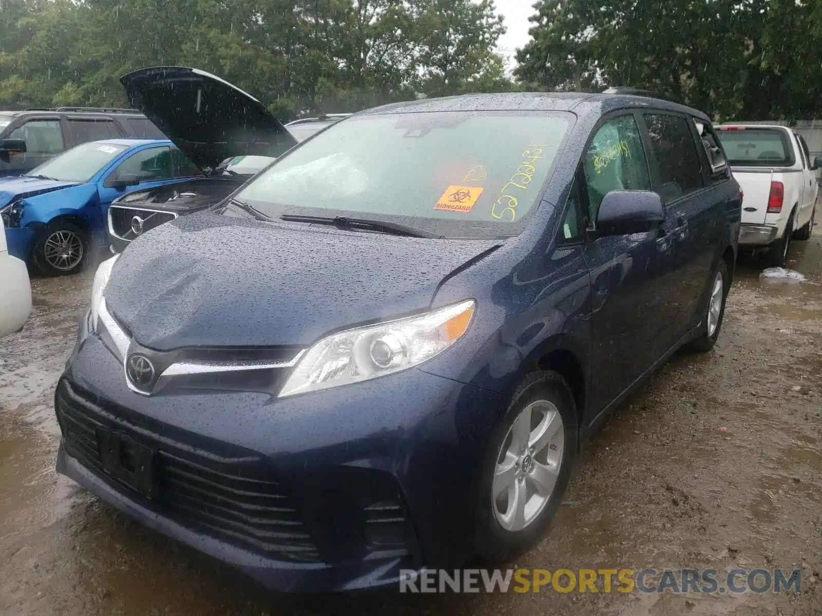 2 Photograph of a damaged car 5TDKZ3DCXKS979384 TOYOTA SIENNA 2019