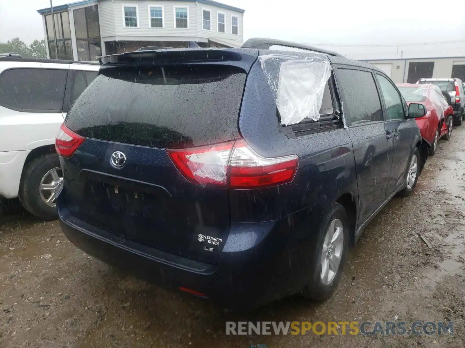 4 Фотография поврежденного автомобиля 5TDKZ3DCXKS979384 TOYOTA SIENNA 2019