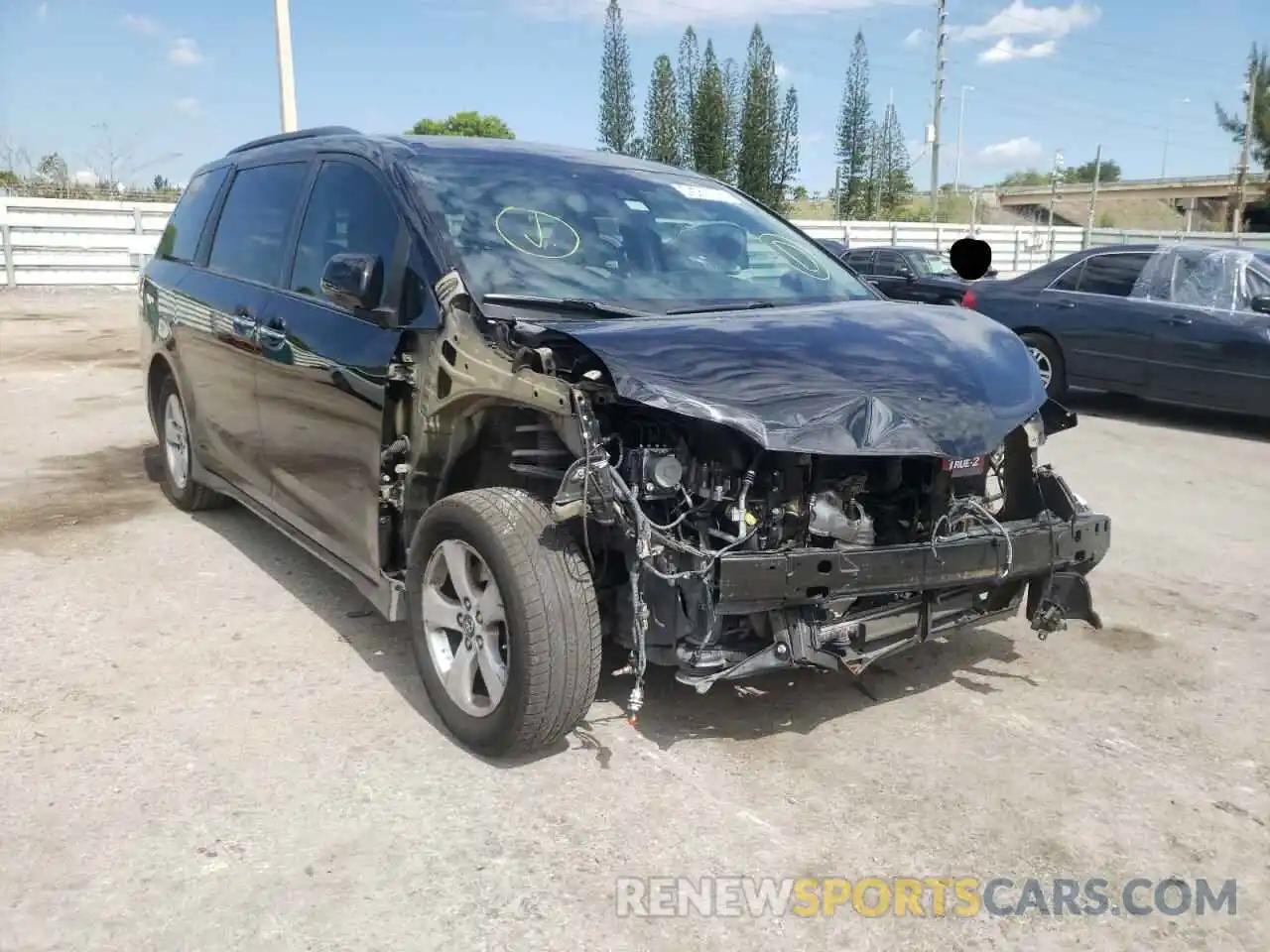 1 Photograph of a damaged car 5TDKZ3DCXKS980258 TOYOTA SIENNA 2019