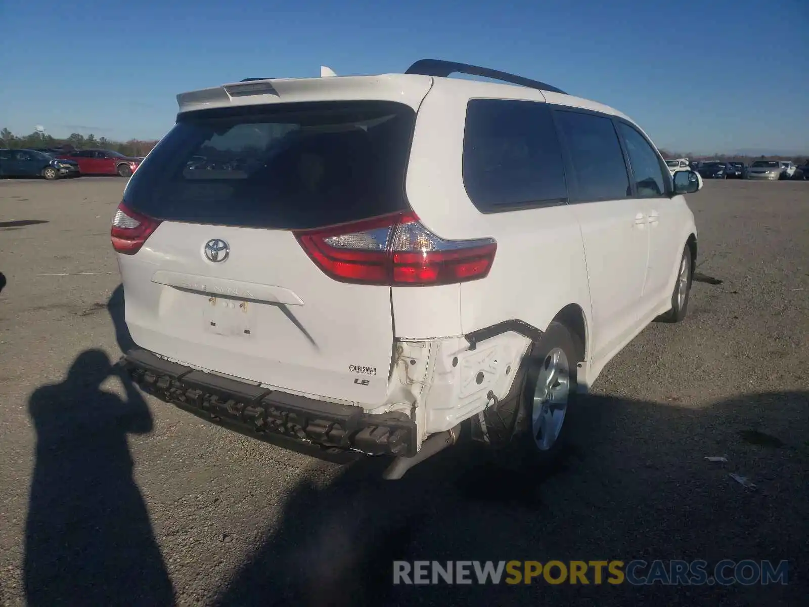 4 Photograph of a damaged car 5TDKZ3DCXKS982544 TOYOTA SIENNA 2019