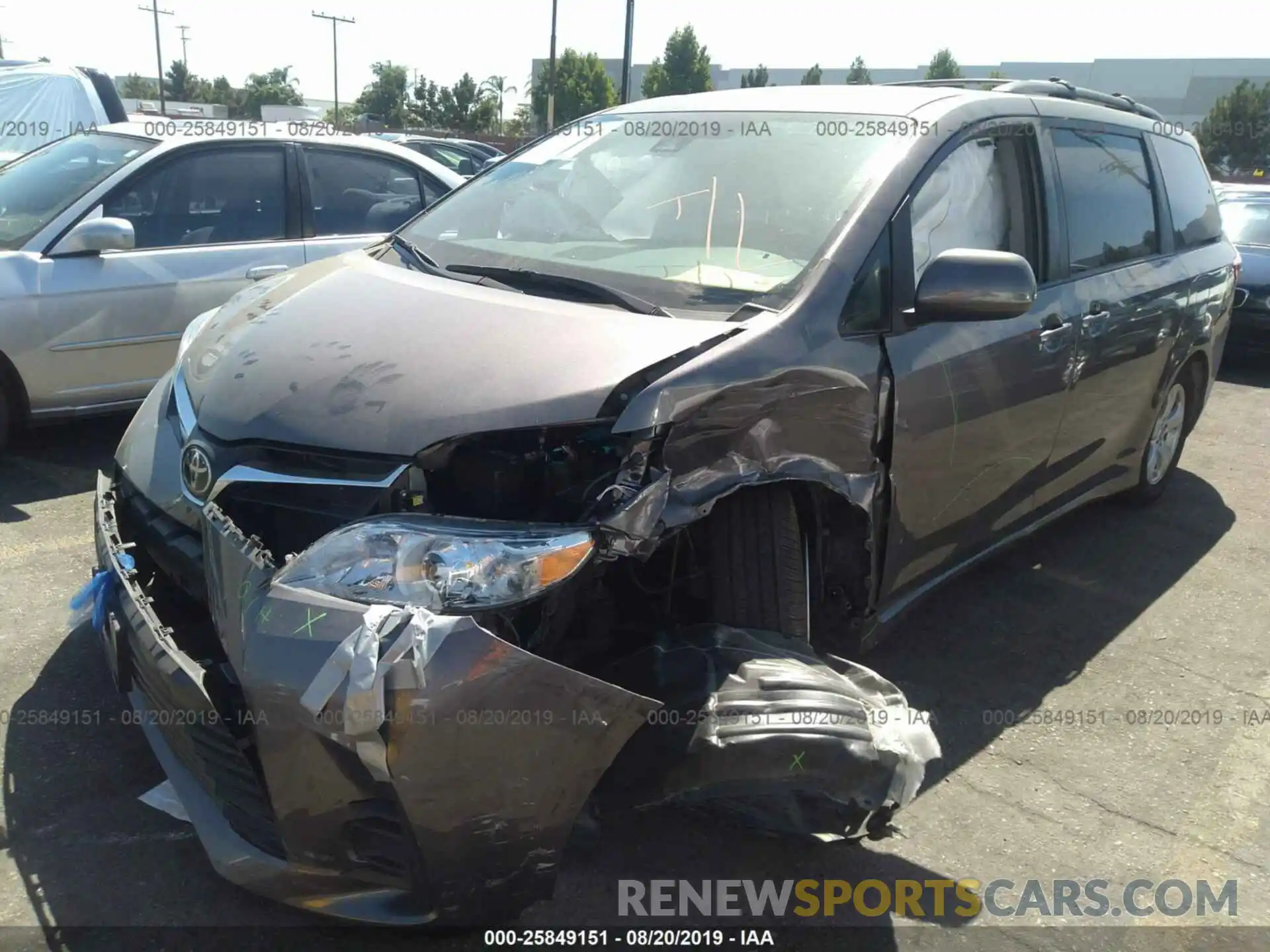 2 Photograph of a damaged car 5TDKZ3DCXKS988960 TOYOTA SIENNA 2019