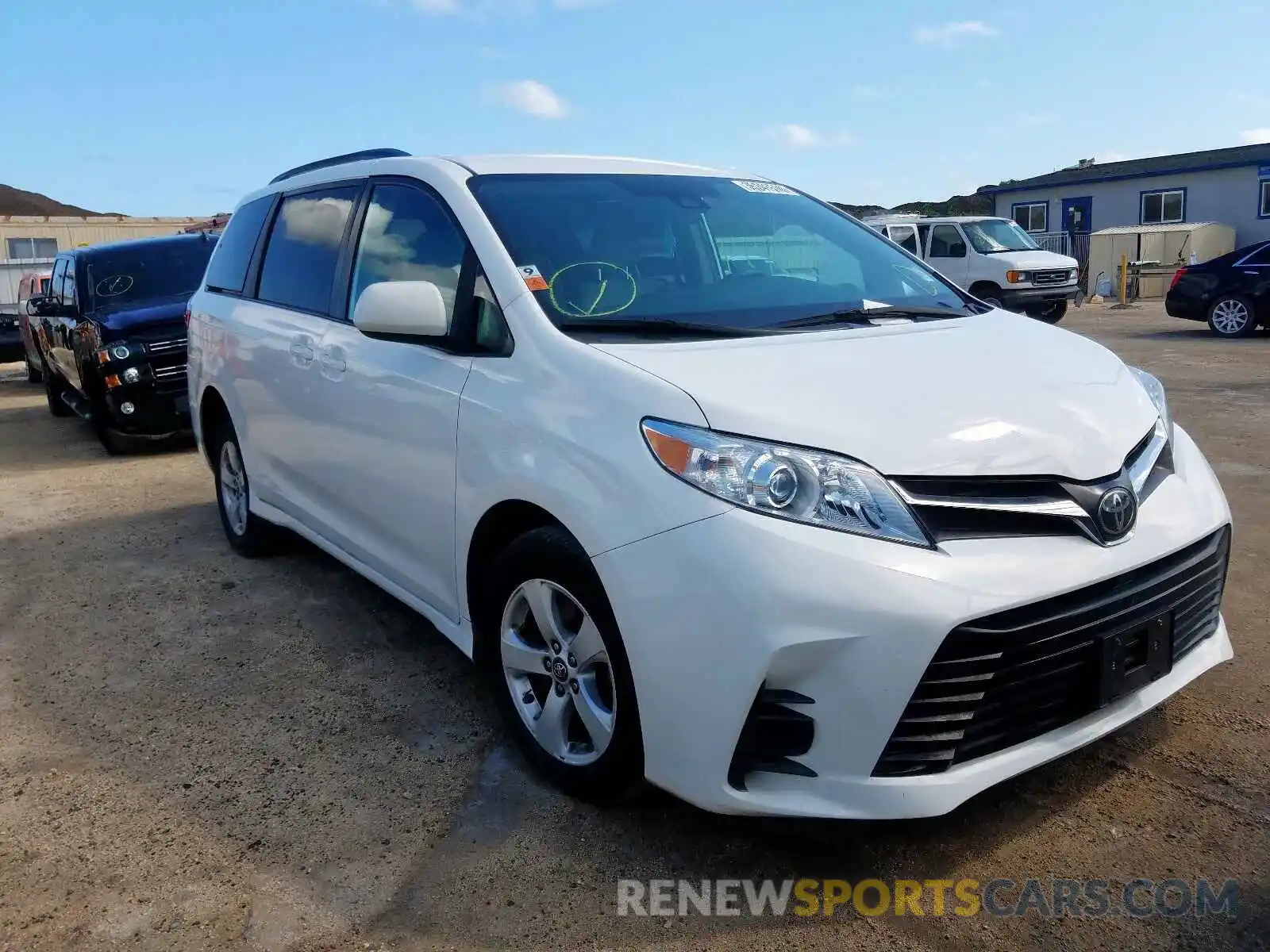 1 Photograph of a damaged car 5TDKZ3DCXKS991180 TOYOTA SIENNA 2019