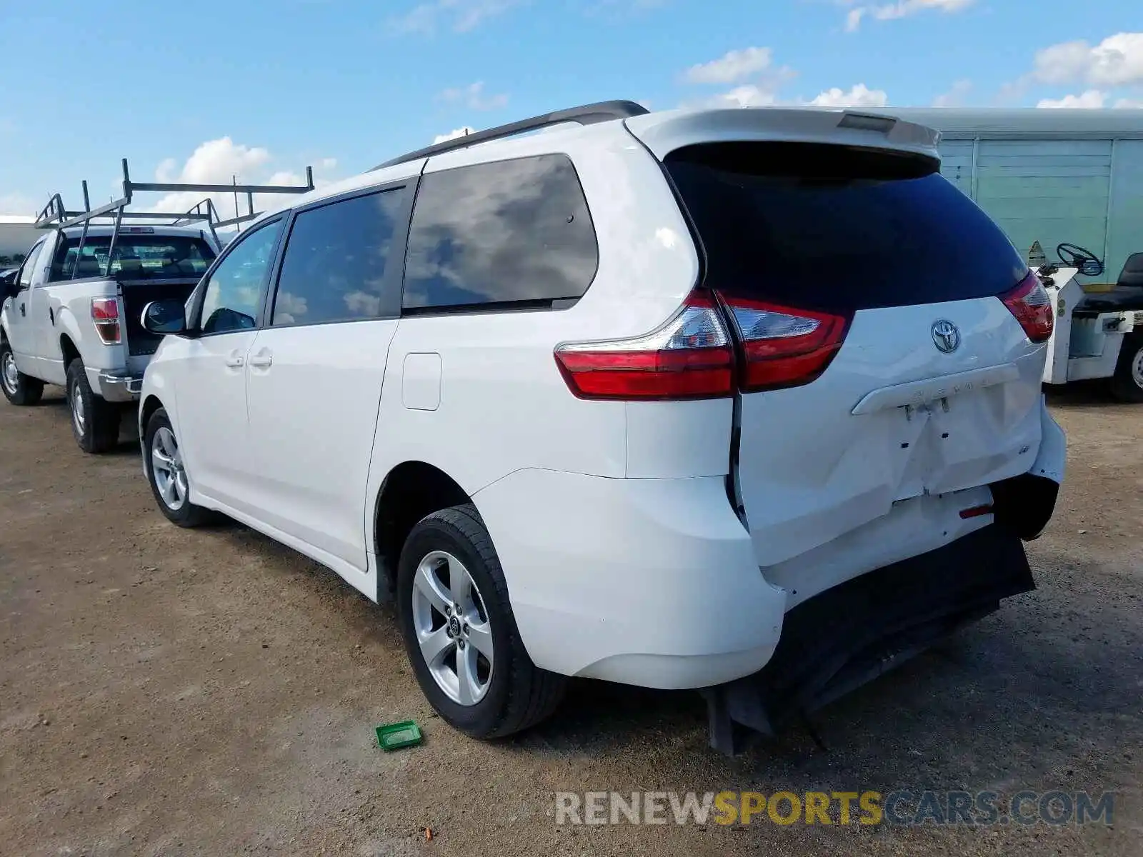 3 Фотография поврежденного автомобиля 5TDKZ3DCXKS991180 TOYOTA SIENNA 2019